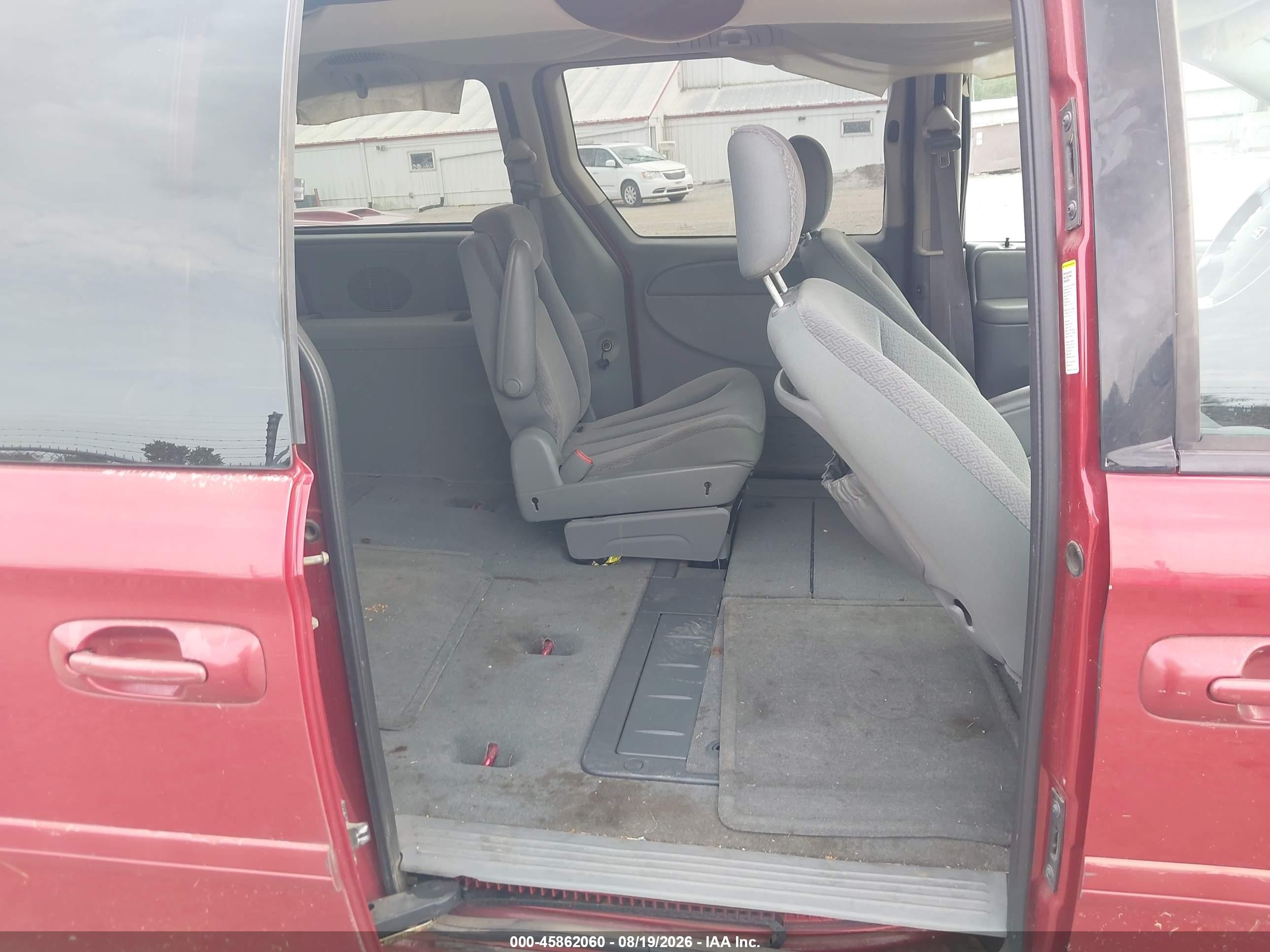 2005 Dodge Grand Caravan Sxt Red vin: 2D4GP44L35R458377
