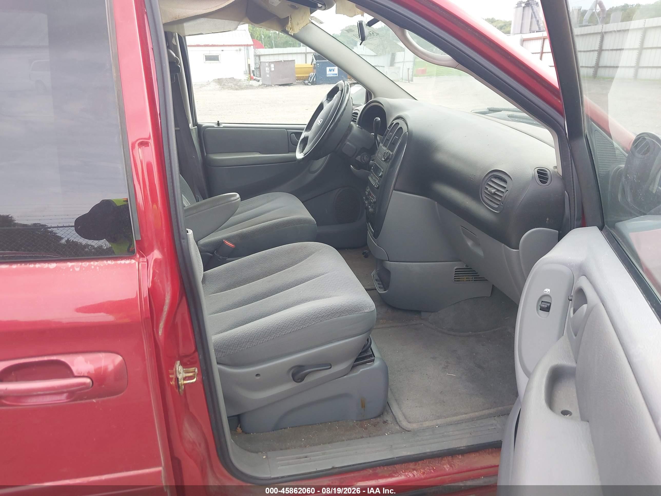 2005 Dodge Grand Caravan Sxt Red vin: 2D4GP44L35R458377