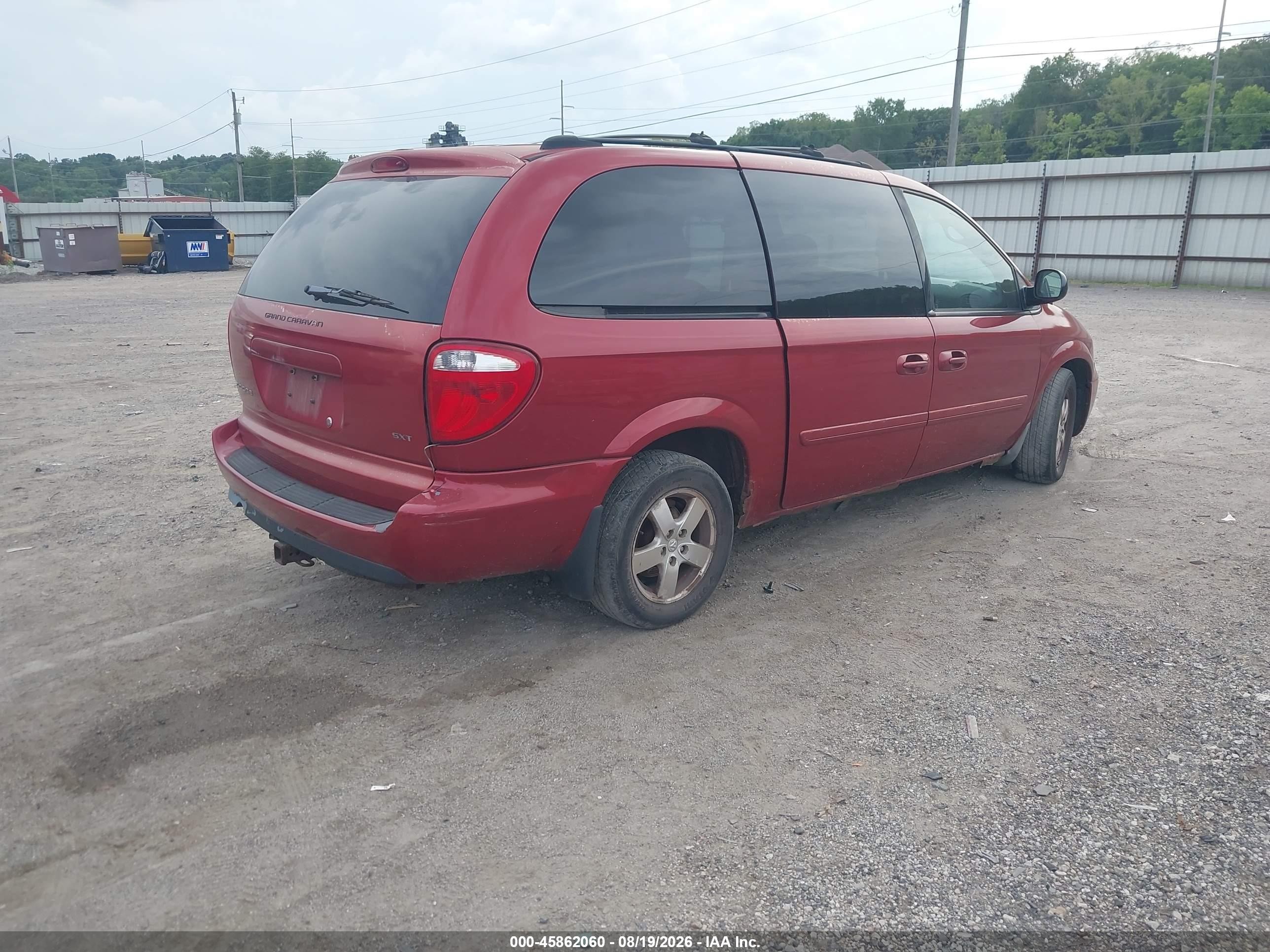 2005 Dodge Grand Caravan Sxt Red vin: 2D4GP44L35R458377