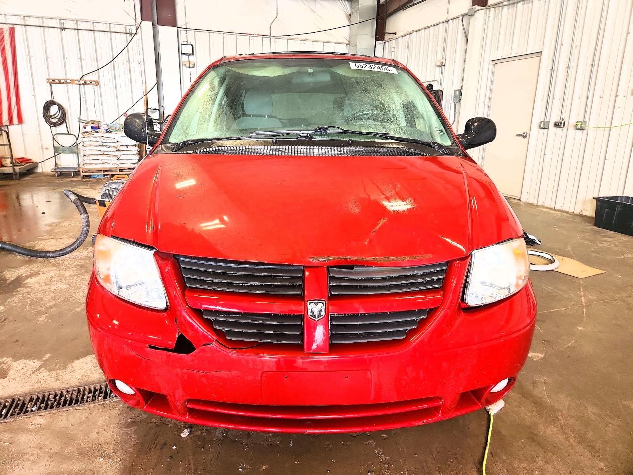 2007 Dodge Grand Caravan Sxt Red vin: 2D4GP44L37R219558