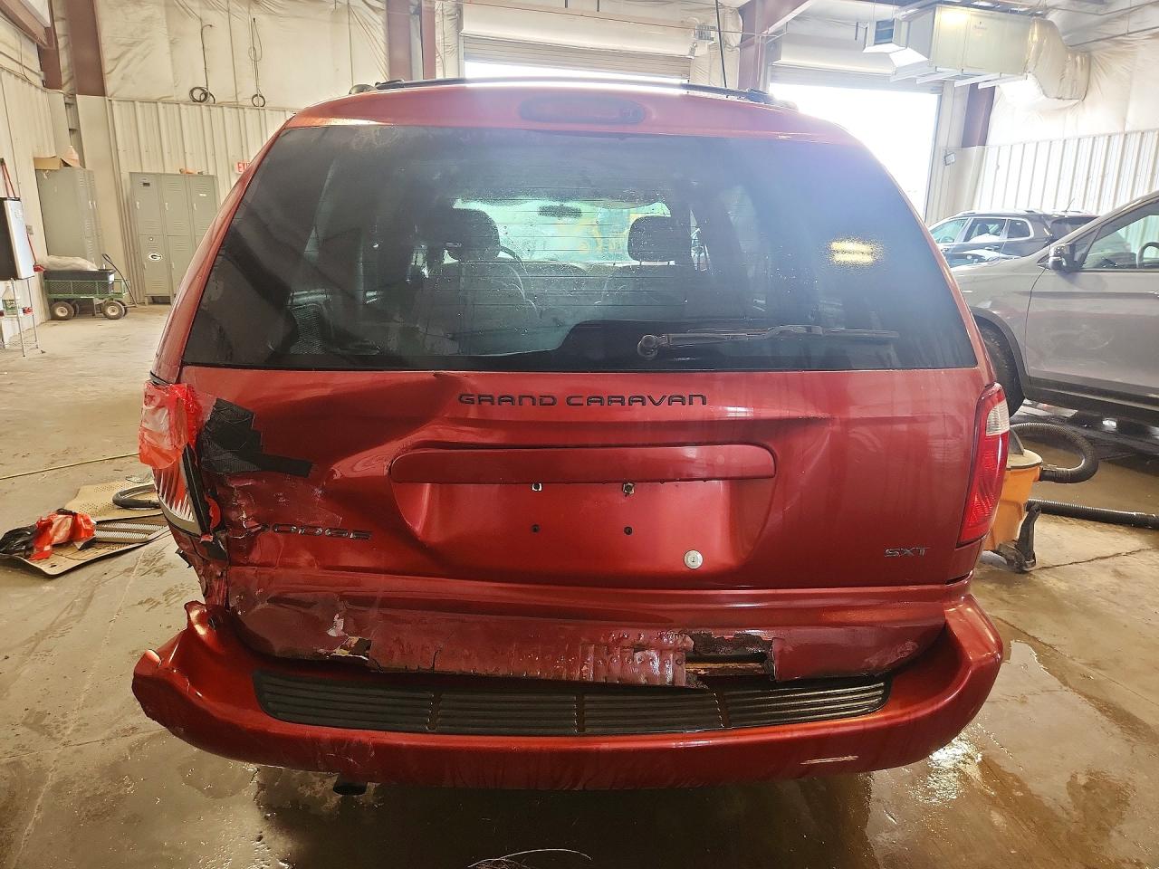 2007 Dodge Grand Caravan Sxt Red vin: 2D4GP44L37R219558
