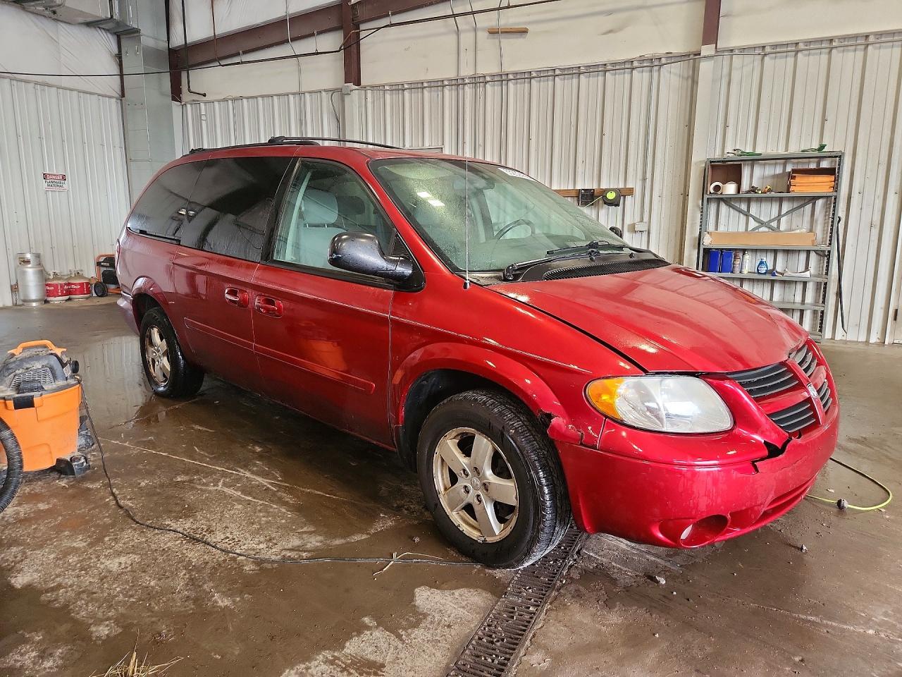 2007 Dodge Grand Caravan Sxt Red vin: 2D4GP44L37R219558