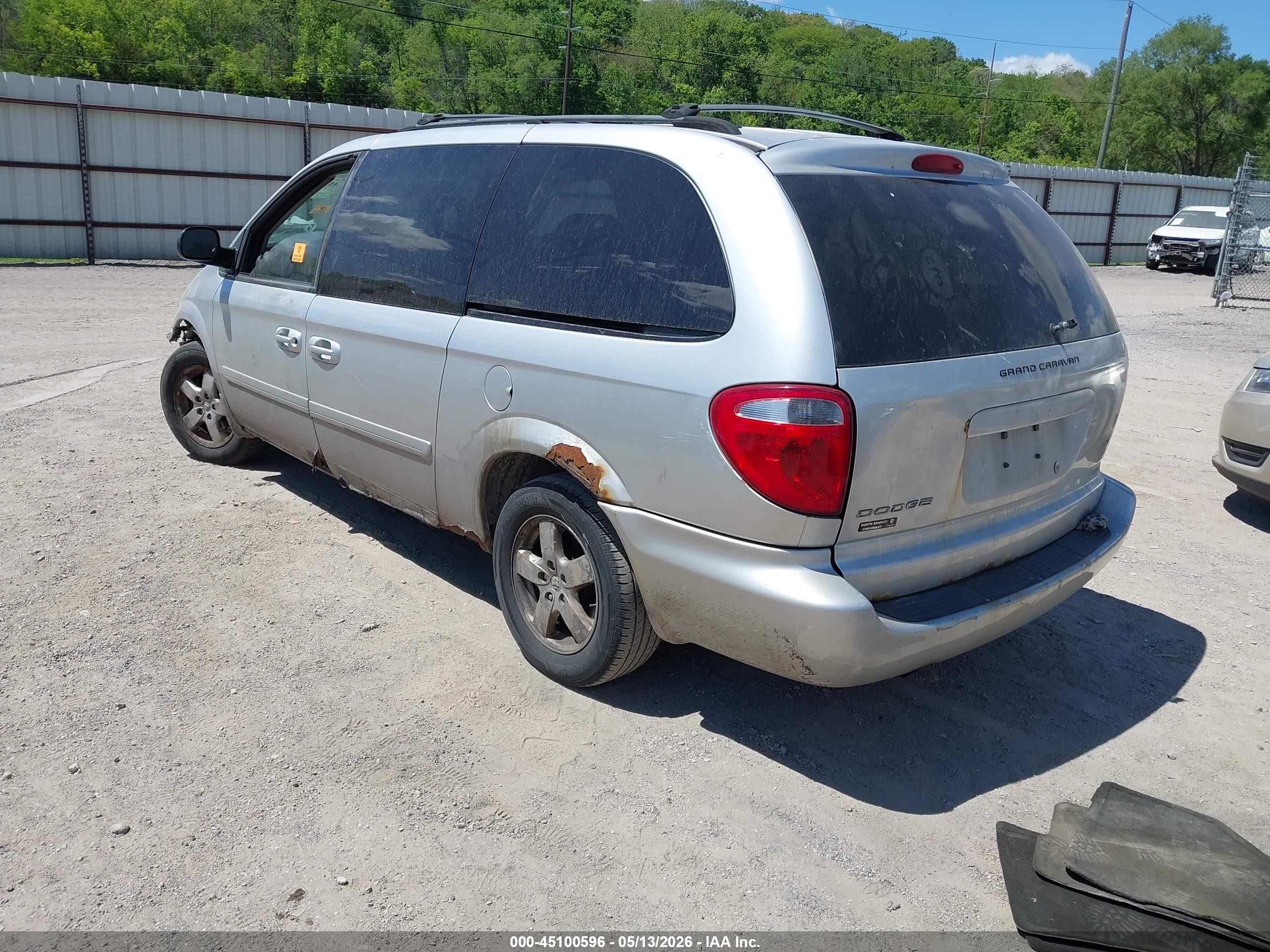 2007 Dodge Grand Caravan Sxt Silver vin: 2D4GP44L37R264189