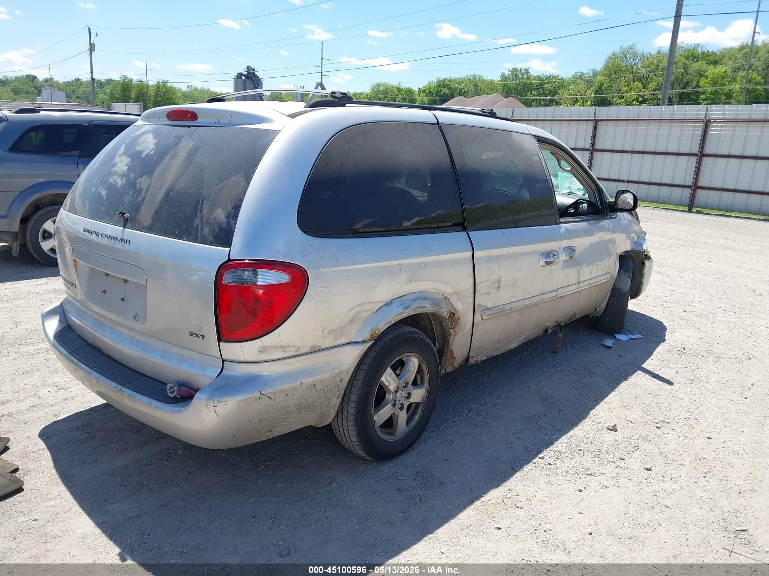 2007 Dodge Grand Caravan Sxt Silver vin: 2D4GP44L37R264189