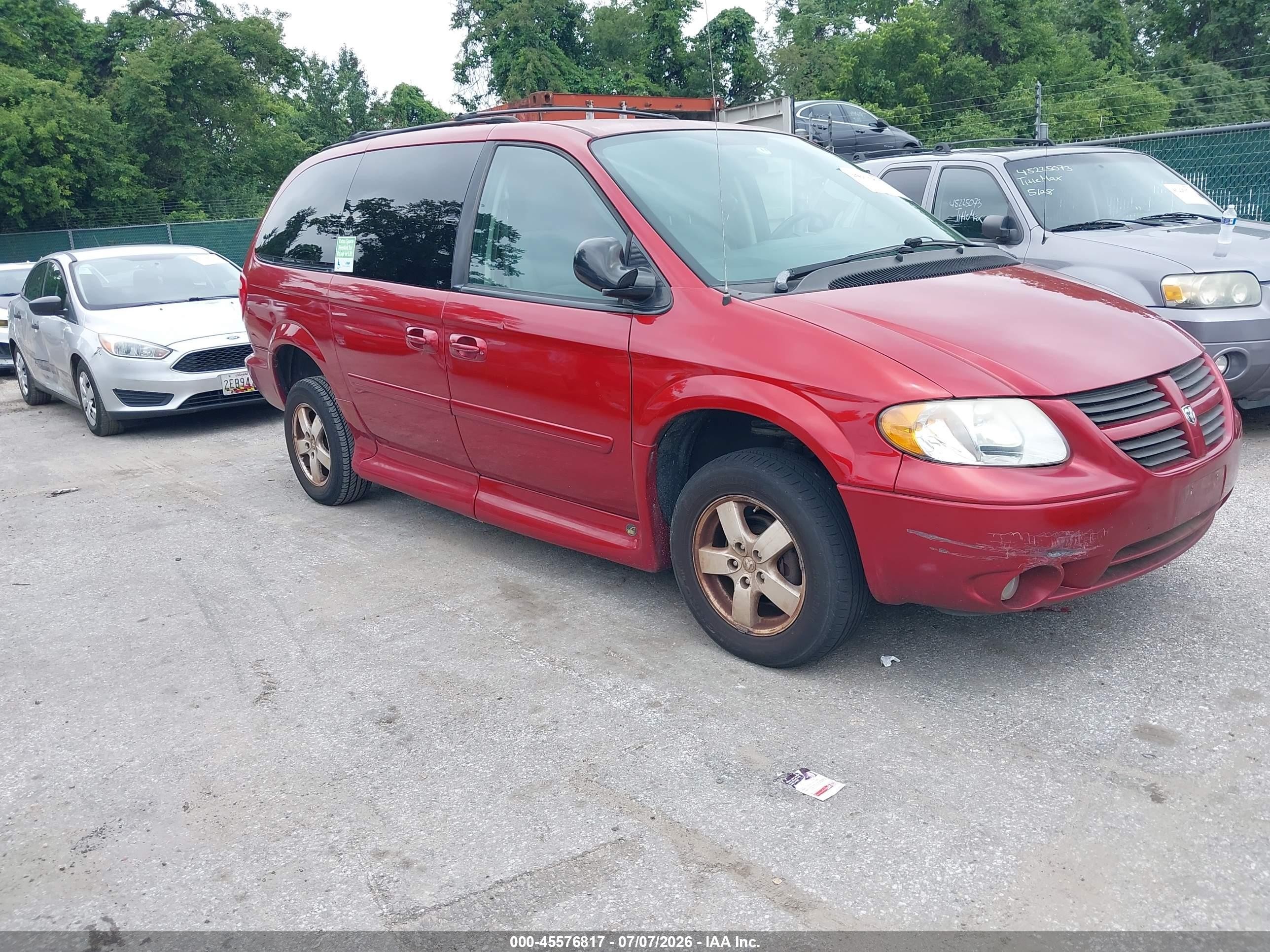 2007 Dodge Grand Caravan Sxt Red vin: 2D4GP44L37R313889
