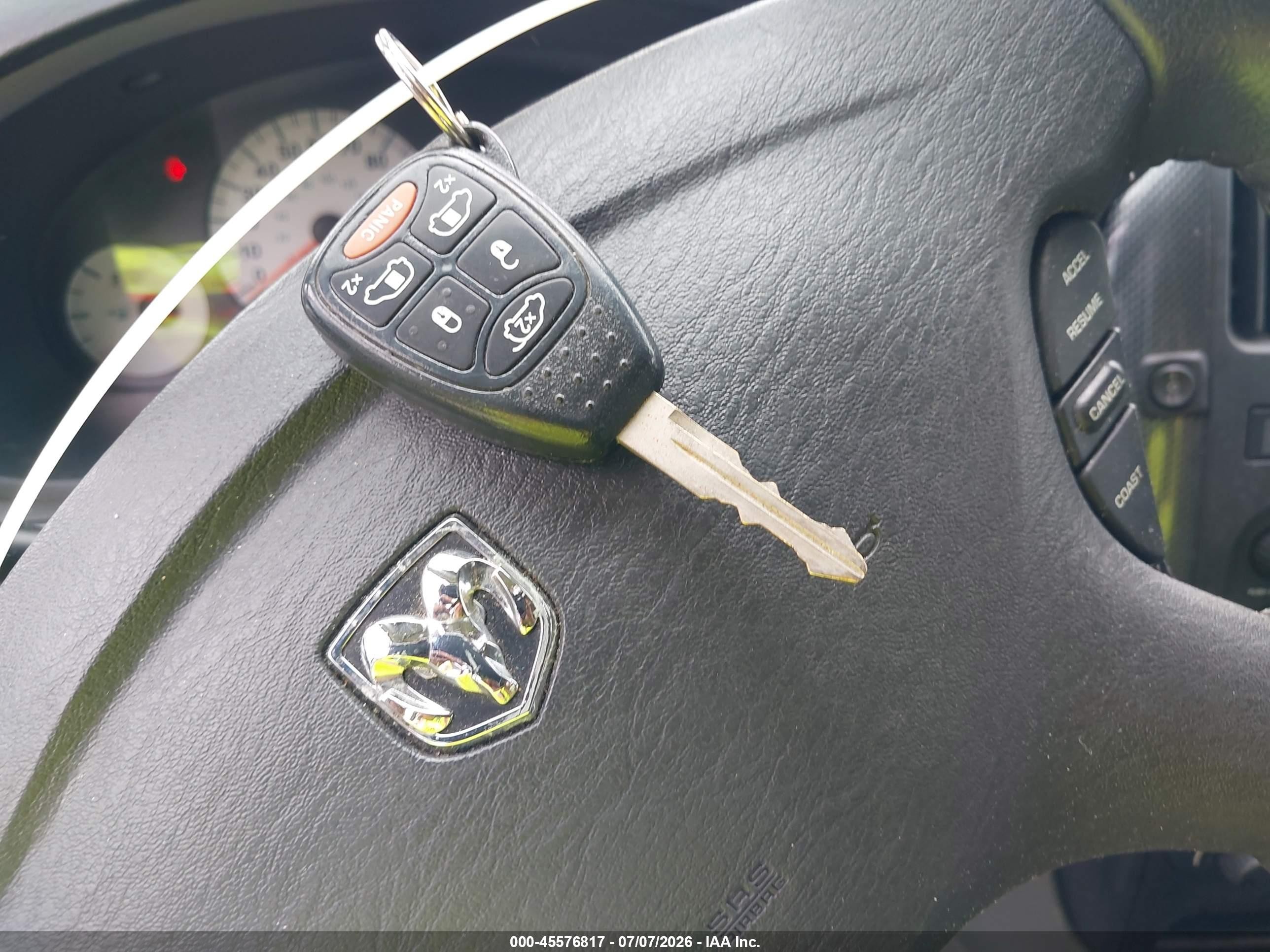 2007 Dodge Grand Caravan Sxt Red vin: 2D4GP44L37R313889