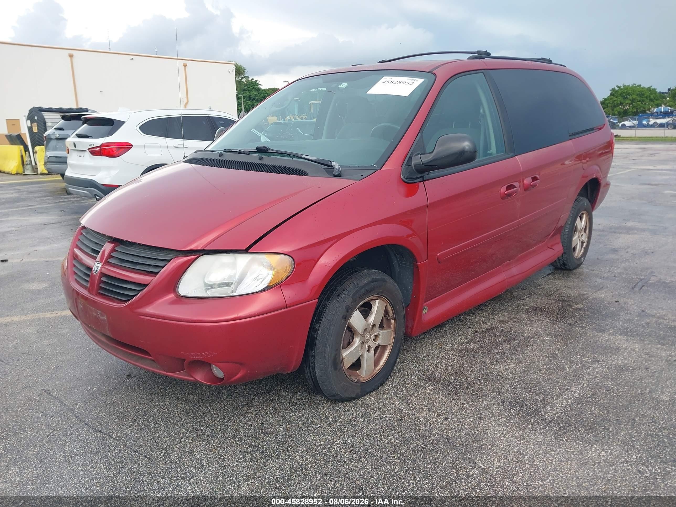 2007 Dodge Grand Caravan Sxt Red vin: 2D4GP44L37R313889