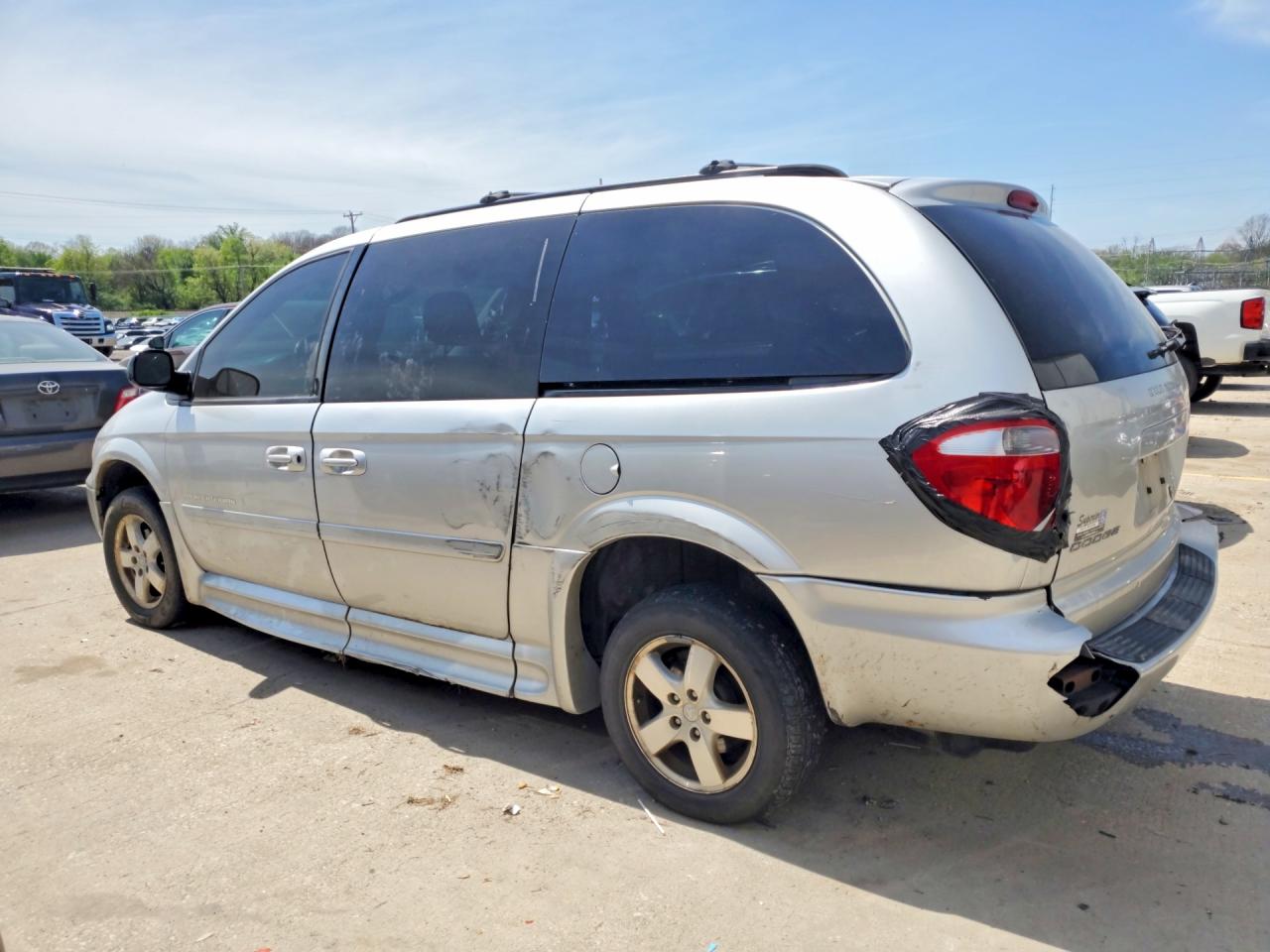 2007 Dodge Grand Caravan Sxt Silver vin: 2D4GP44L37R314122