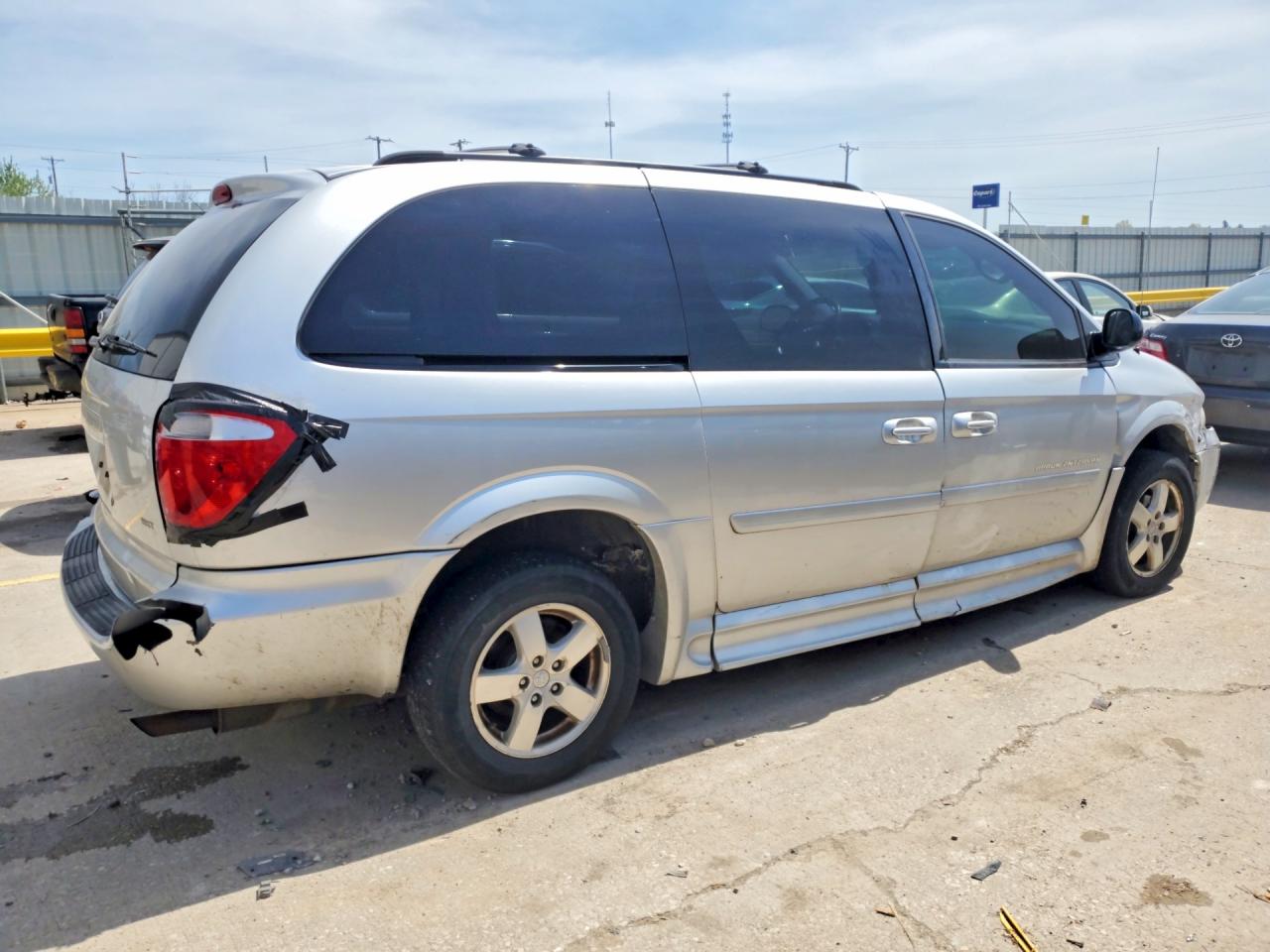 2007 Dodge Grand Caravan Sxt Silver vin: 2D4GP44L37R314122