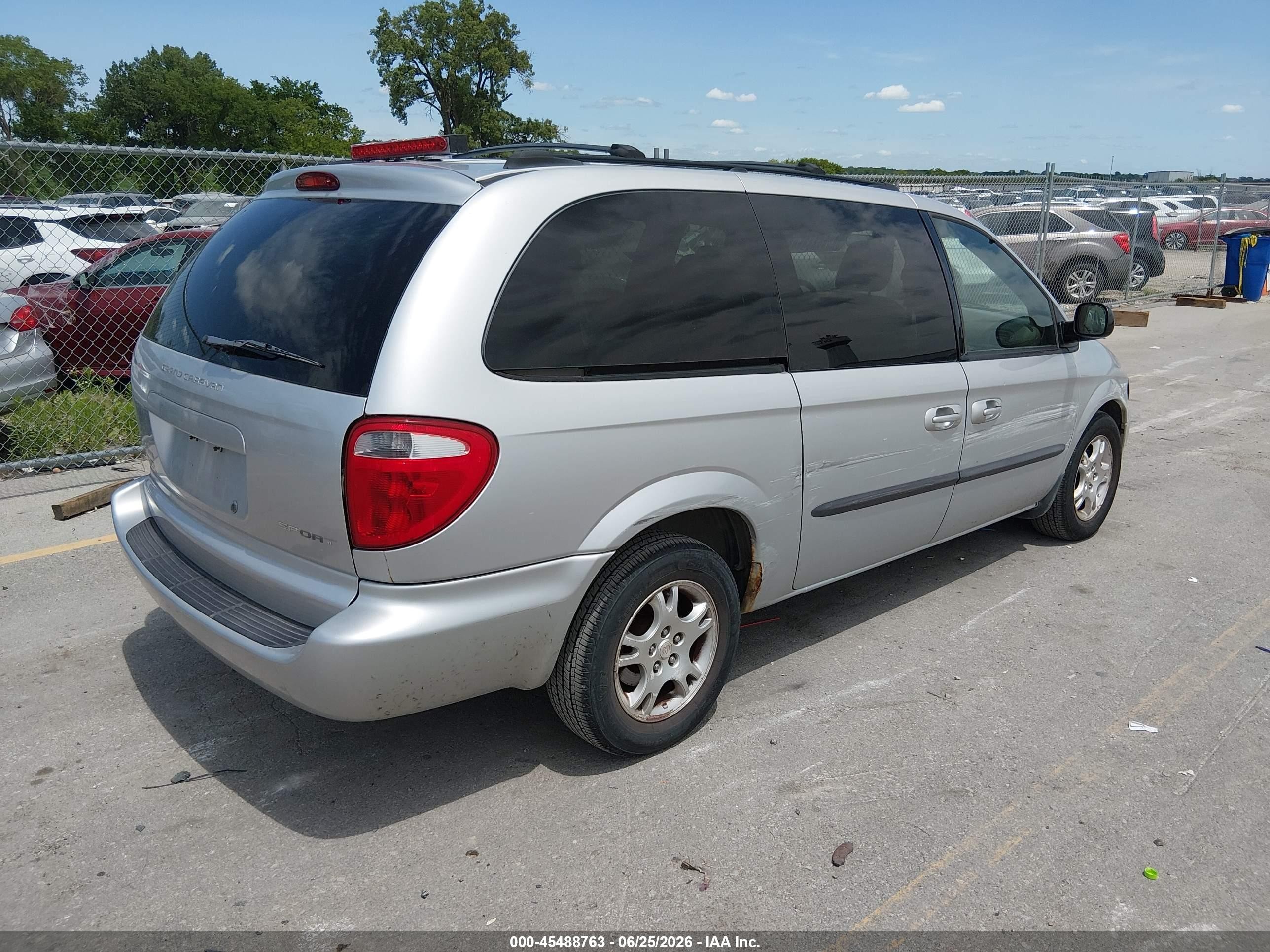 2003 Dodge Grand Caravan Sport Silver vin: 2D4GP44L43R235827