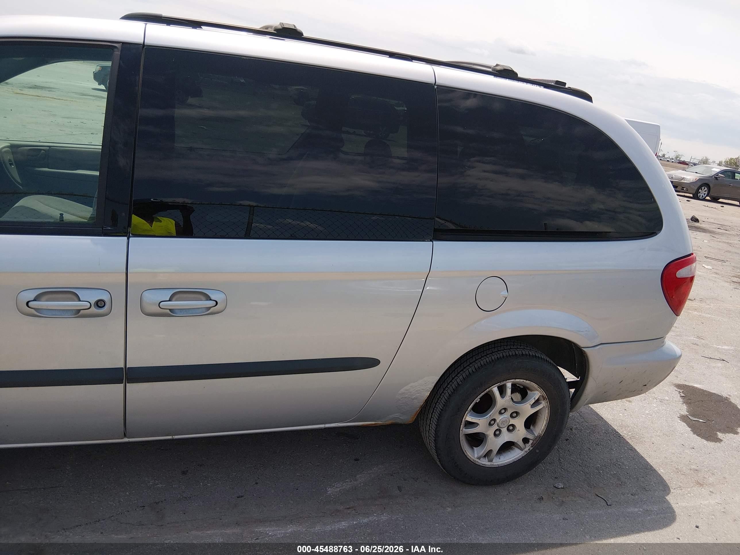 2003 Dodge Grand Caravan Sport Silver vin: 2D4GP44L43R235827