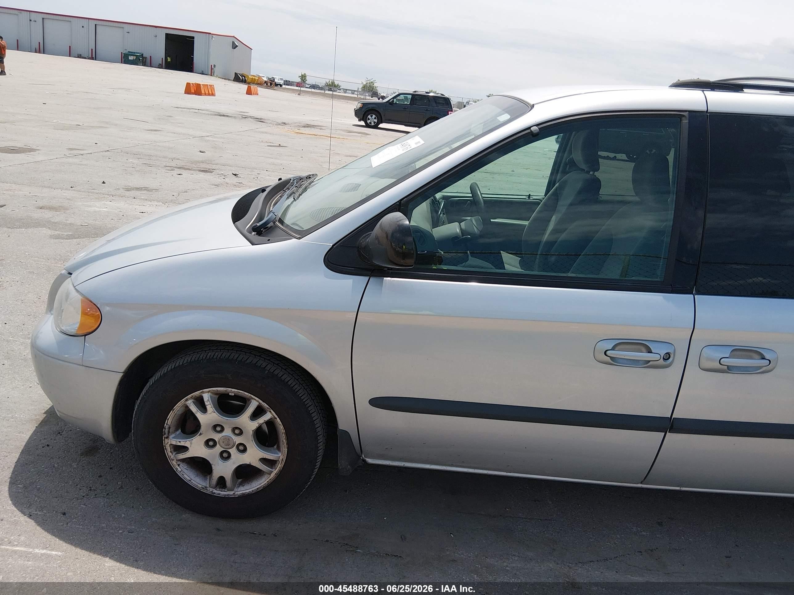 2003 Dodge Grand Caravan Sport Silver vin: 2D4GP44L43R235827