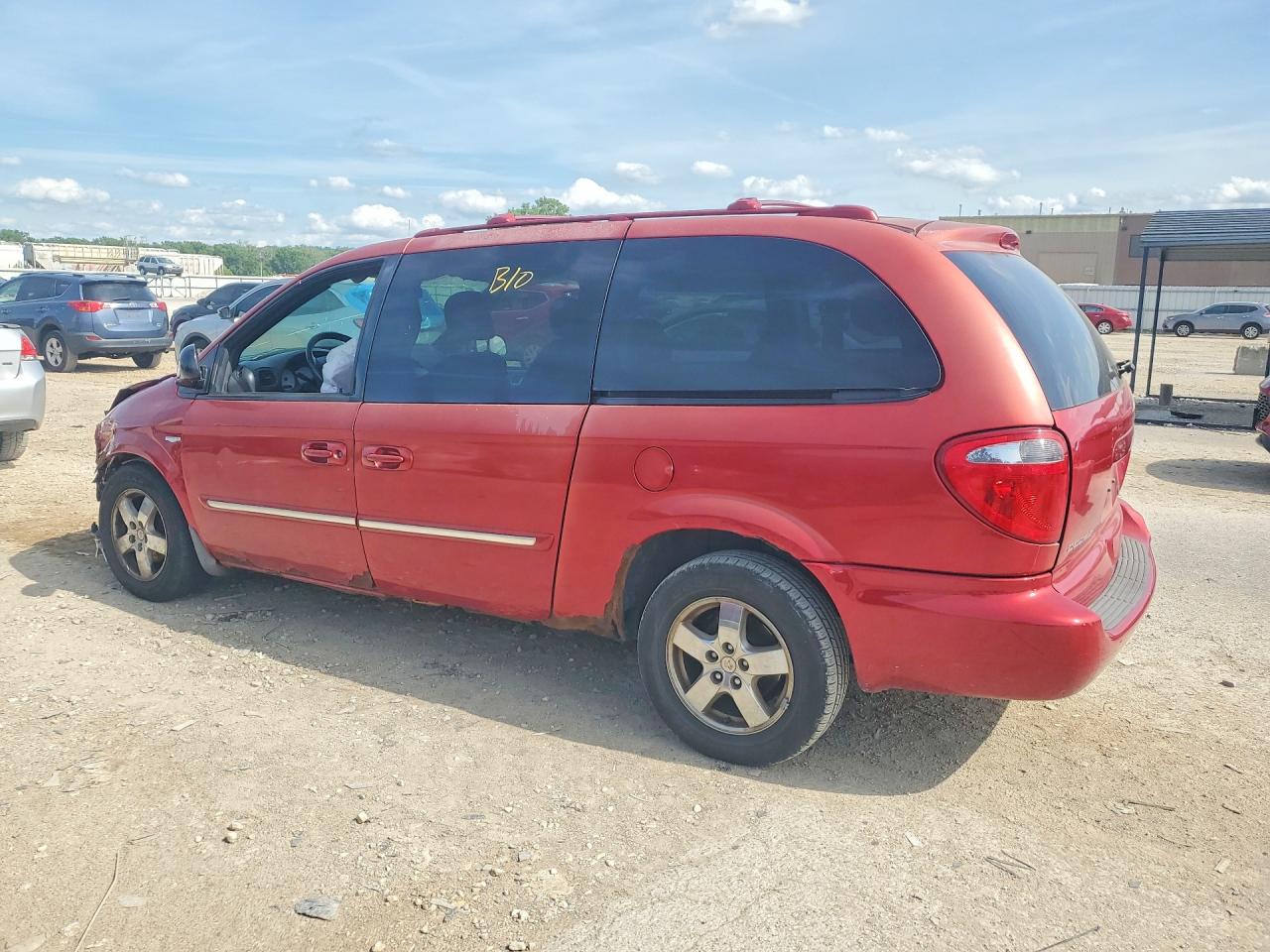 2004 Dodge Grand Caravan Sxt Red vin: 2D4GP44L44R556381