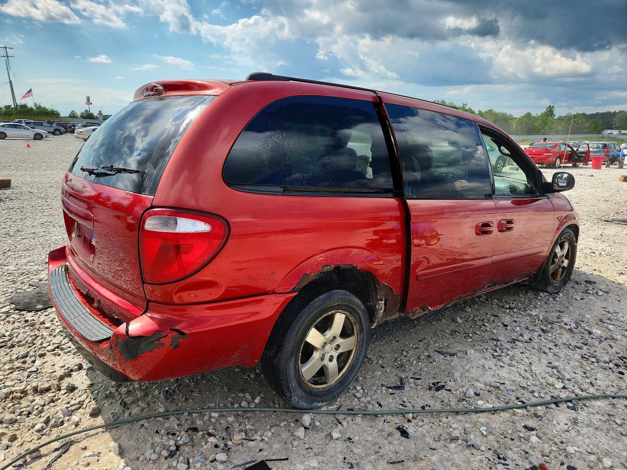 2005 Dodge Grand Caravan Sxt Red vin: 2D4GP44L45R129445