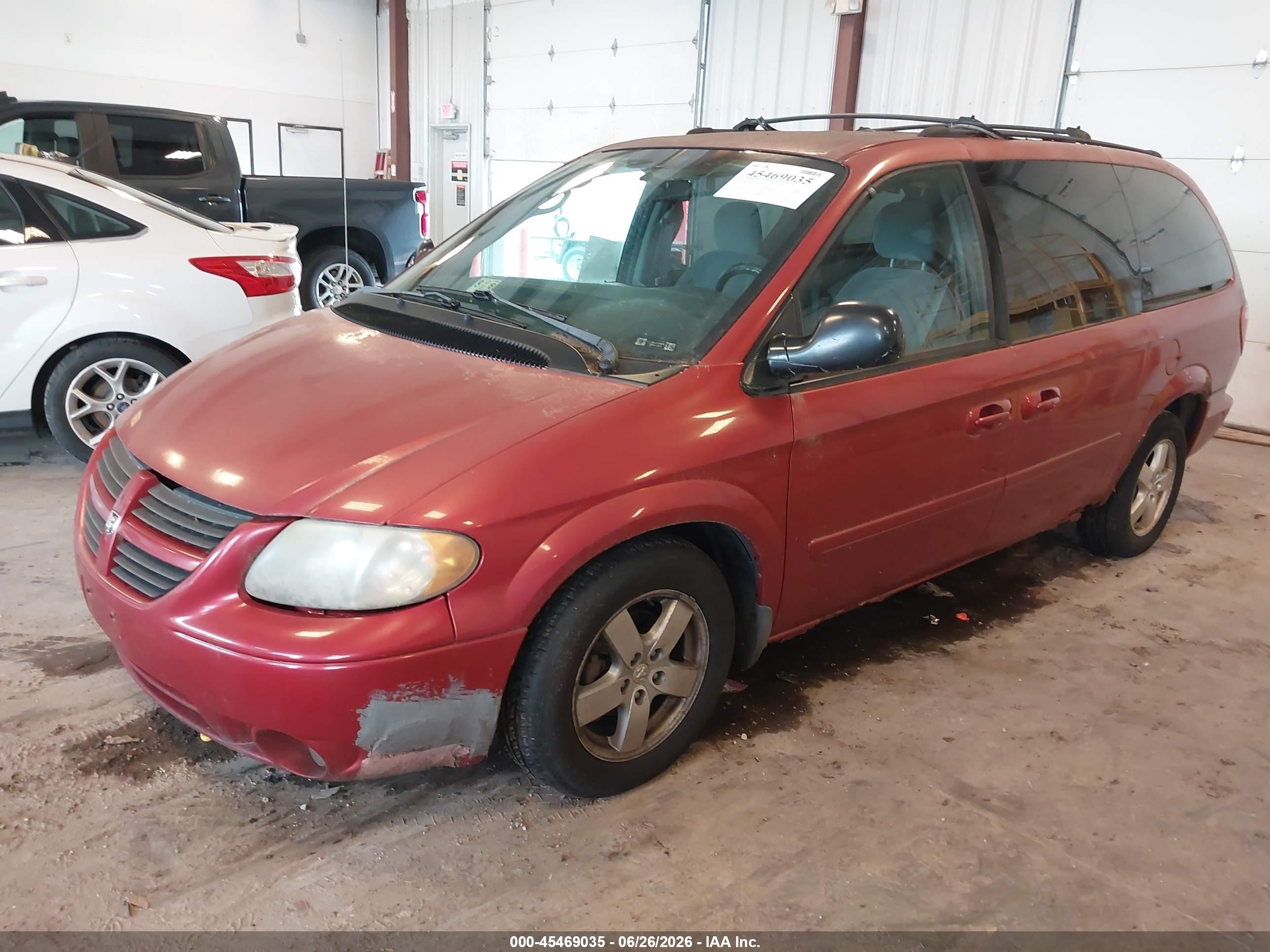 2005 Dodge Caravan Sxt Красный vin: 2D4GP44L45R167595