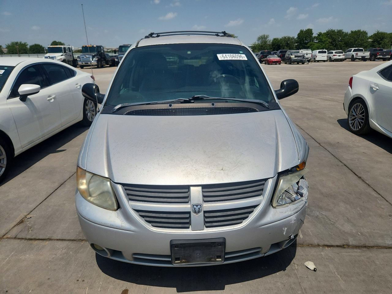 2005 Dodge Grand Caravan Sxt Silver vin: 2D4GP44L45R172313