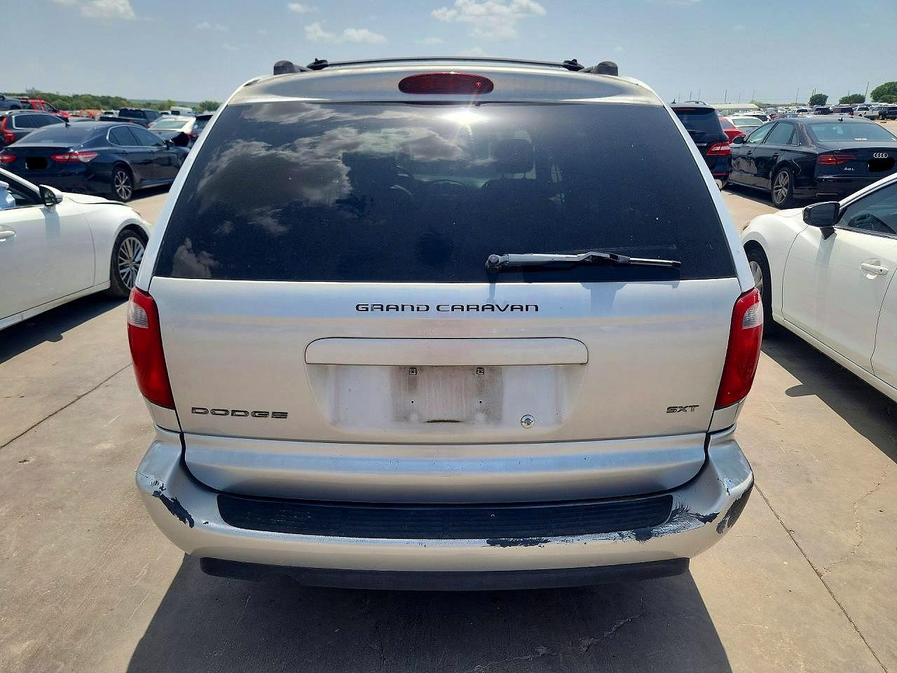 2005 Dodge Grand Caravan Sxt Silver vin: 2D4GP44L45R172313
