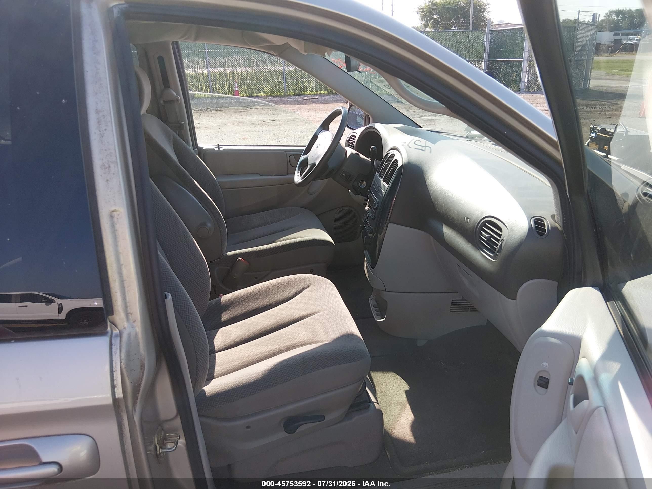 2005 Dodge Grand Caravan Sxt Gold vin: 2D4GP44L45R229044