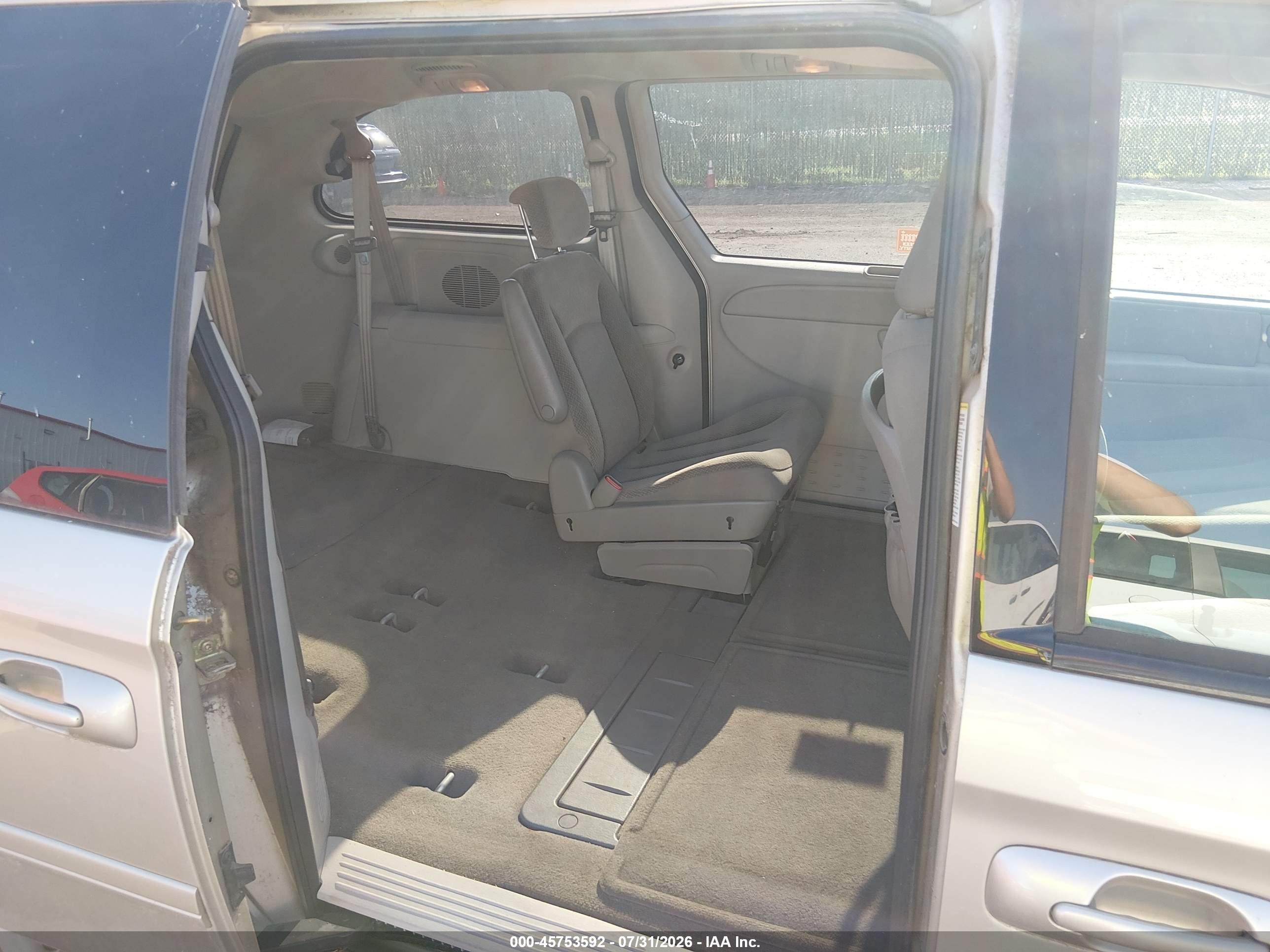 2005 Dodge Grand Caravan Sxt Gold vin: 2D4GP44L45R229044