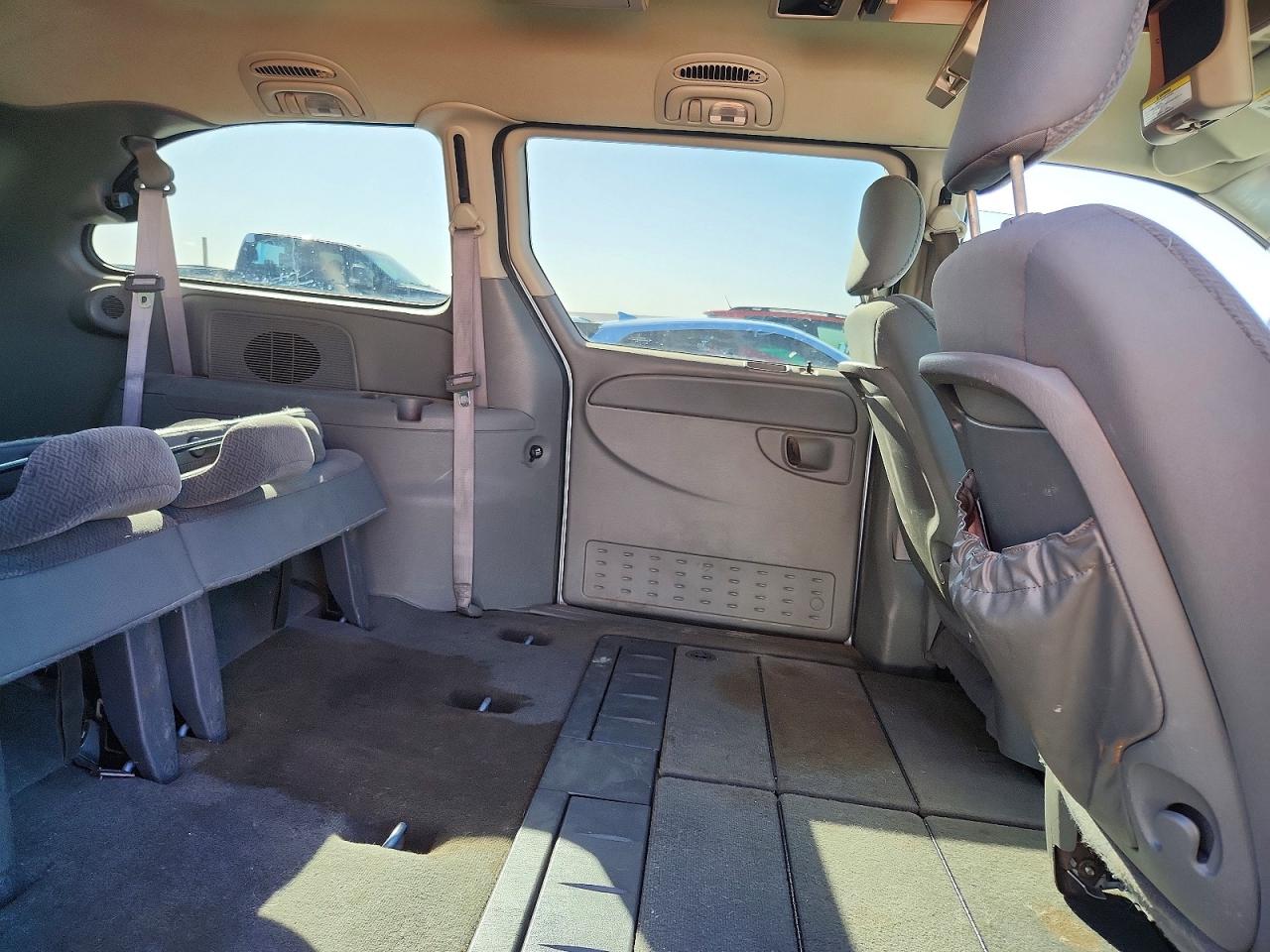 2006 Dodge Grand Caravan Sxt Silver vin: 2D4GP44L46R662607
