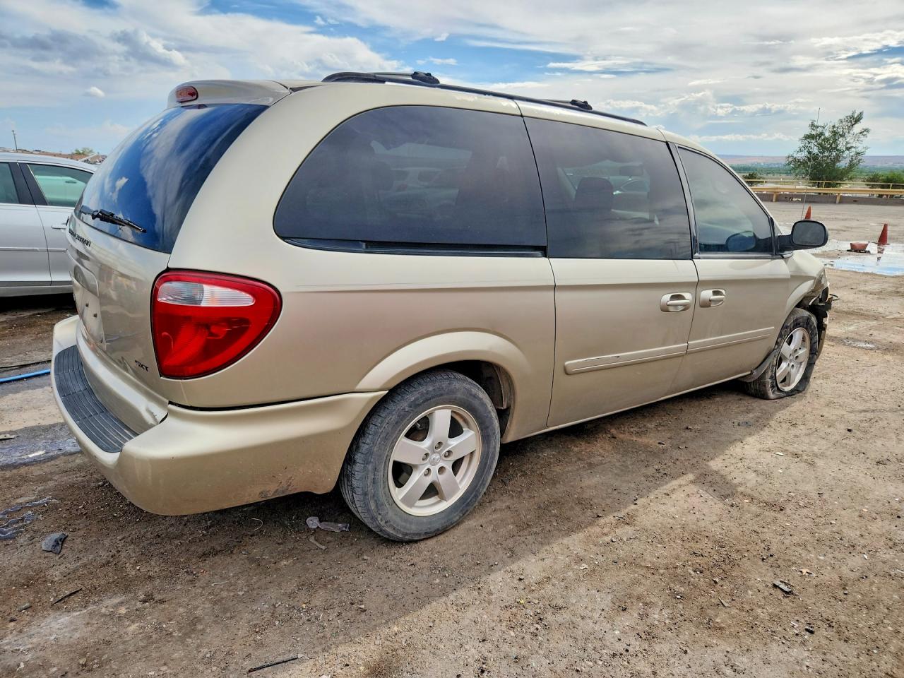 2006 Dodge Grand Caravan Sxt Gold vin: 2D4GP44L46R865383