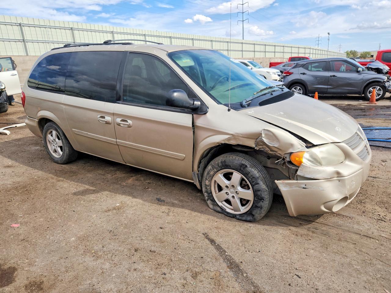 2006 Dodge Grand Caravan Sxt Gold vin: 2D4GP44L46R865383