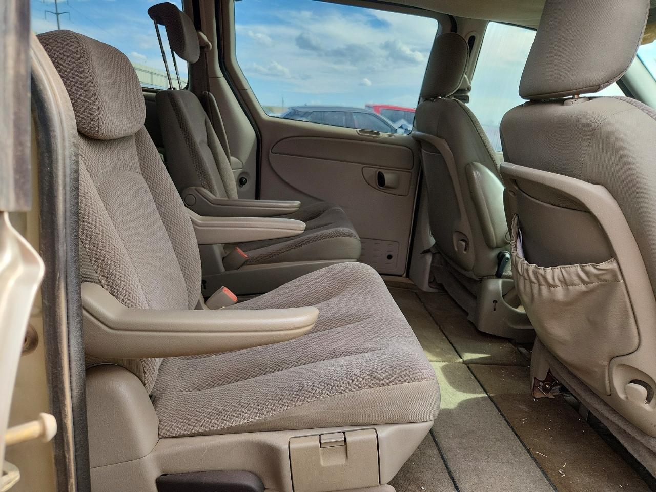 2006 Dodge Grand Caravan Sxt Gold vin: 2D4GP44L46R865383