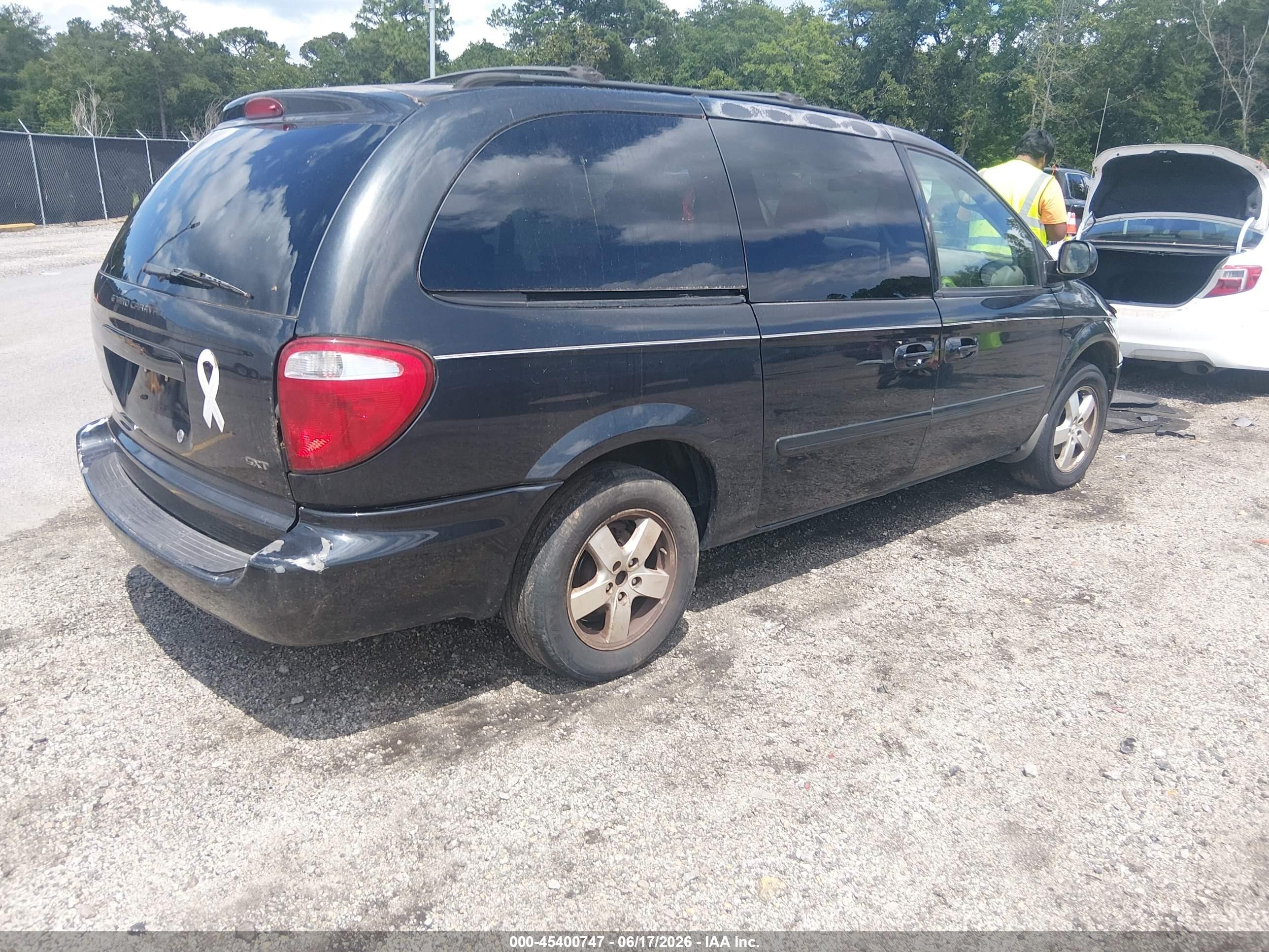 2007 Dodge Grand Caravan Sxt Black vin: 2D4GP44L47R262922