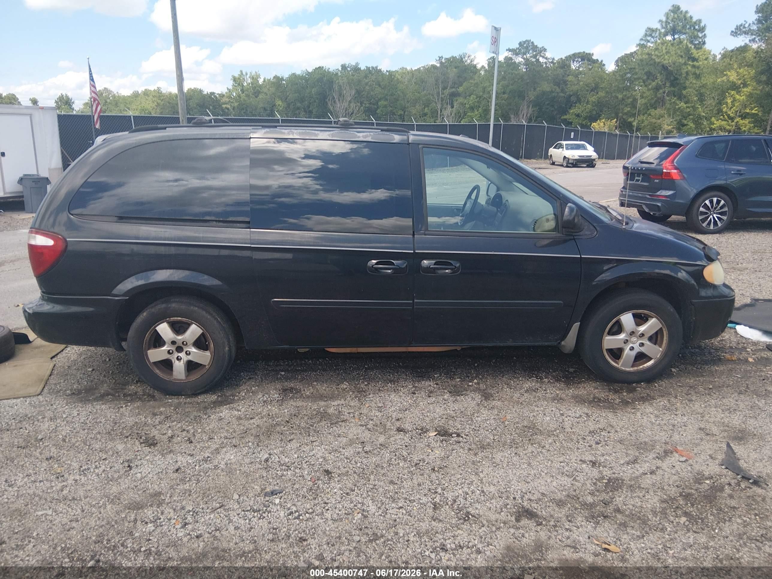 2007 Dodge Grand Caravan Sxt Black vin: 2D4GP44L47R262922