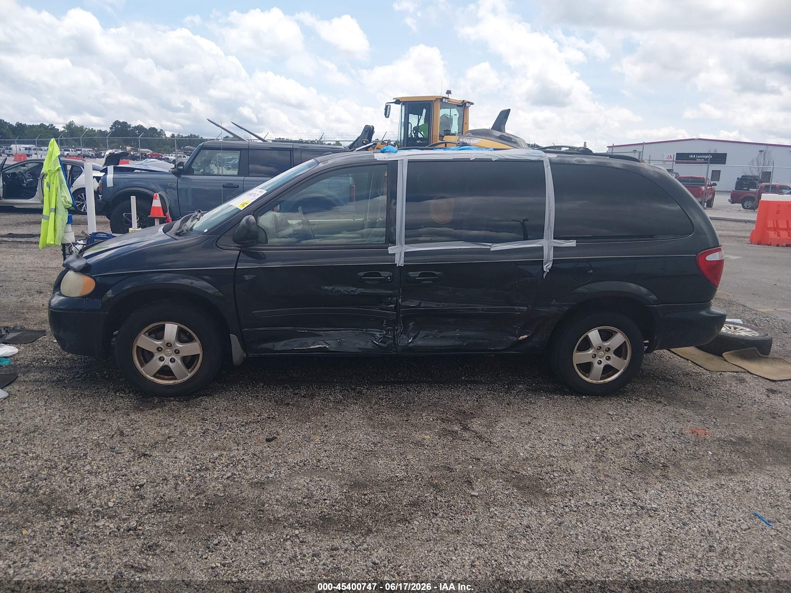 2007 Dodge Grand Caravan Sxt Black vin: 2D4GP44L47R262922