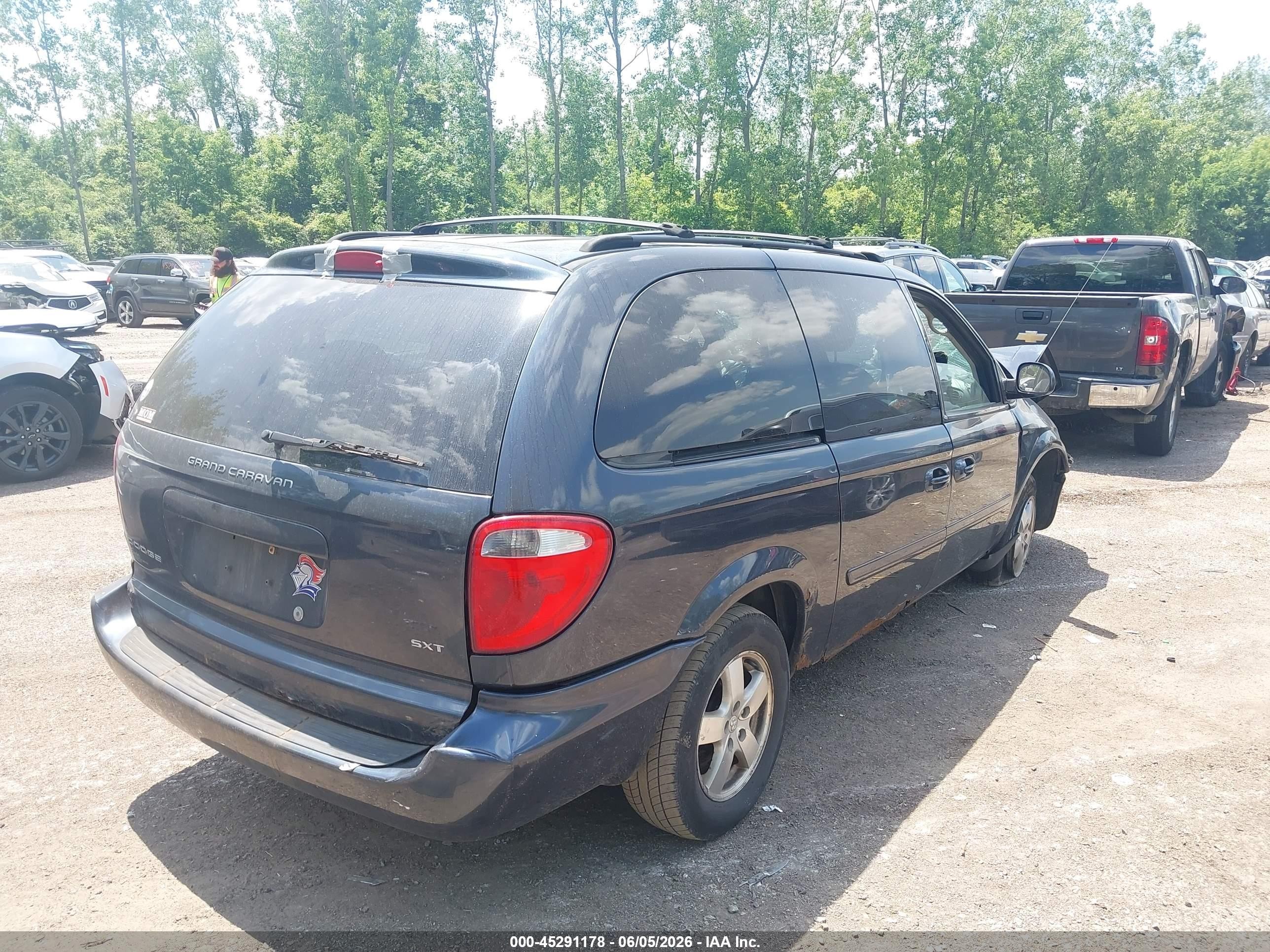 2007 Dodge Grand Caravan Sxt Dark Brown vin: 2D4GP44L47R276724