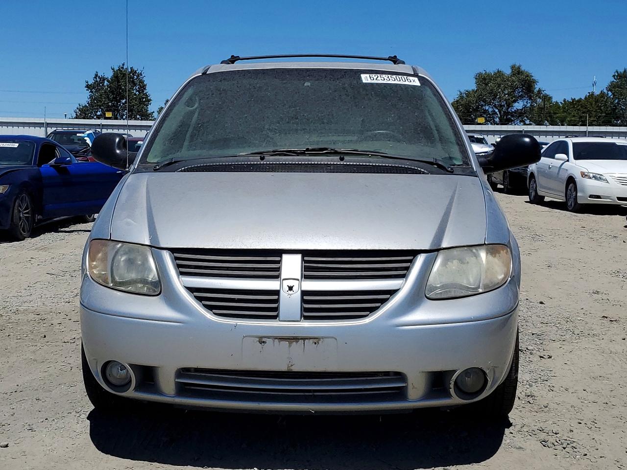 2007 Dodge Grand Caravan Sxt Серебряный vin: 2D4GP44L55R350889