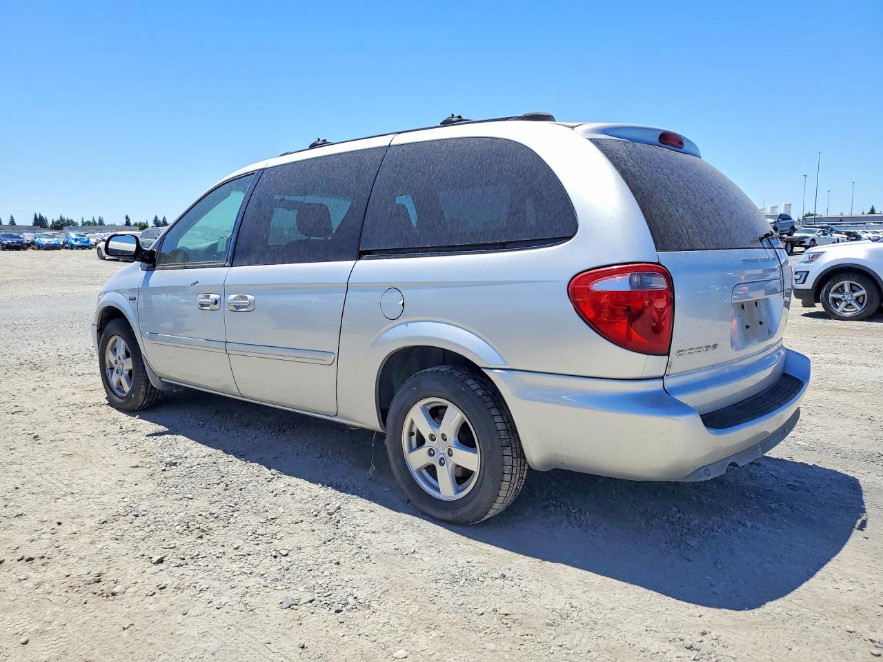 2007 Dodge Grand Caravan Sxt Серебряный vin: 2D4GP44L55R350889