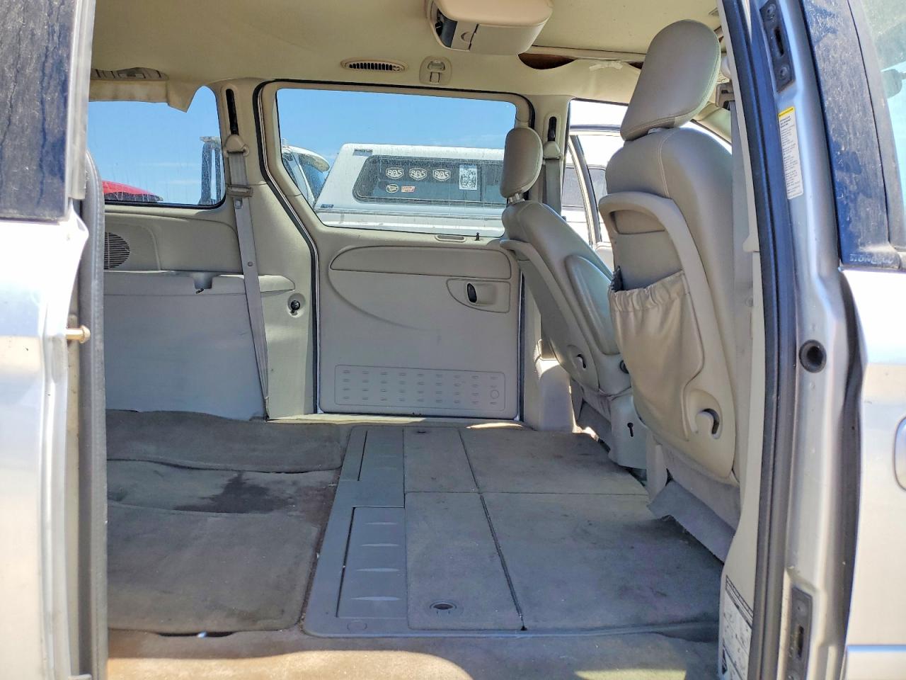 2007 Dodge Grand Caravan Sxt Серебряный vin: 2D4GP44L55R350889
