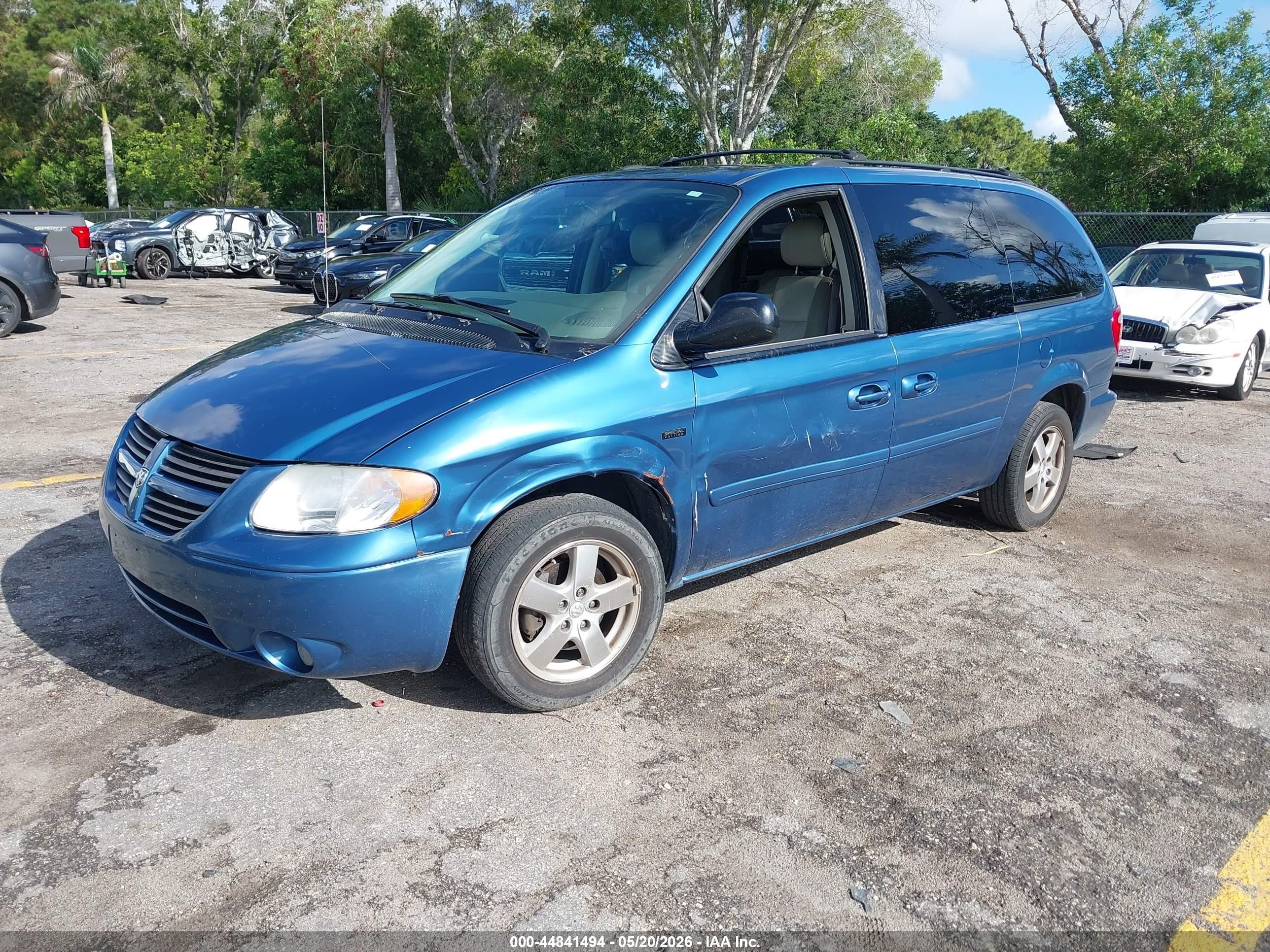 2005 Dodge Grand Caravan Sxt Blue vin: 2D4GP44L55R369328