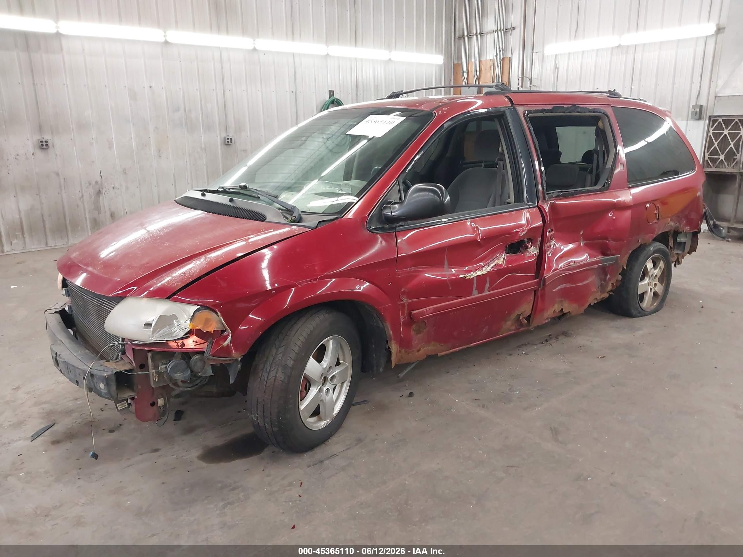 2005 Dodge Grand Caravan Sxt Red vin: 2D4GP44L55R540210