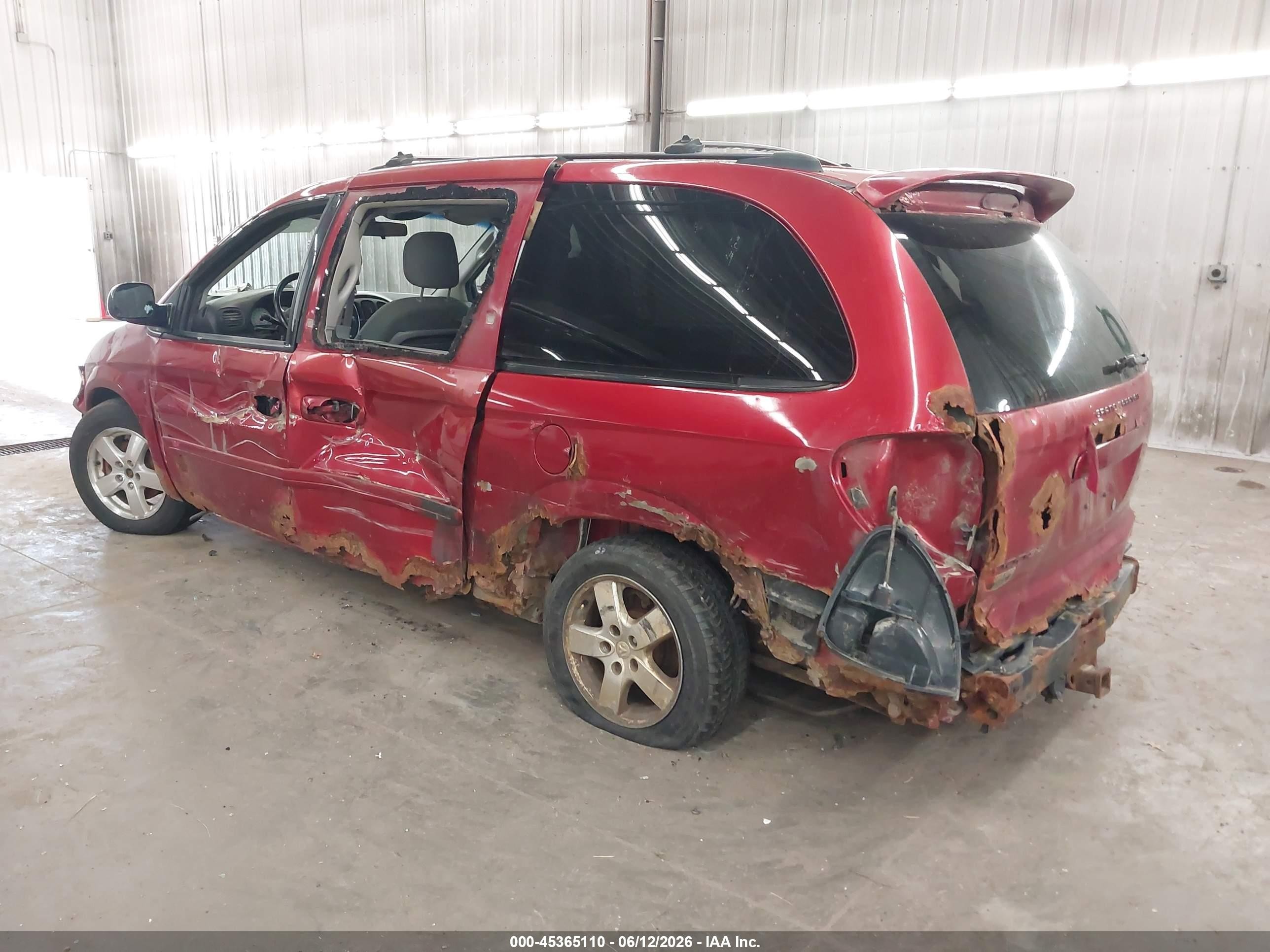 2005 Dodge Grand Caravan Sxt Red vin: 2D4GP44L55R540210