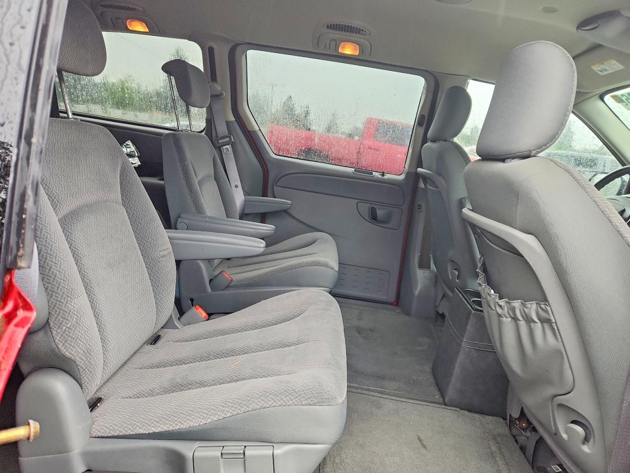 2006 Dodge Grand Caravan Sxt Red vin: 2D4GP44L56R627770