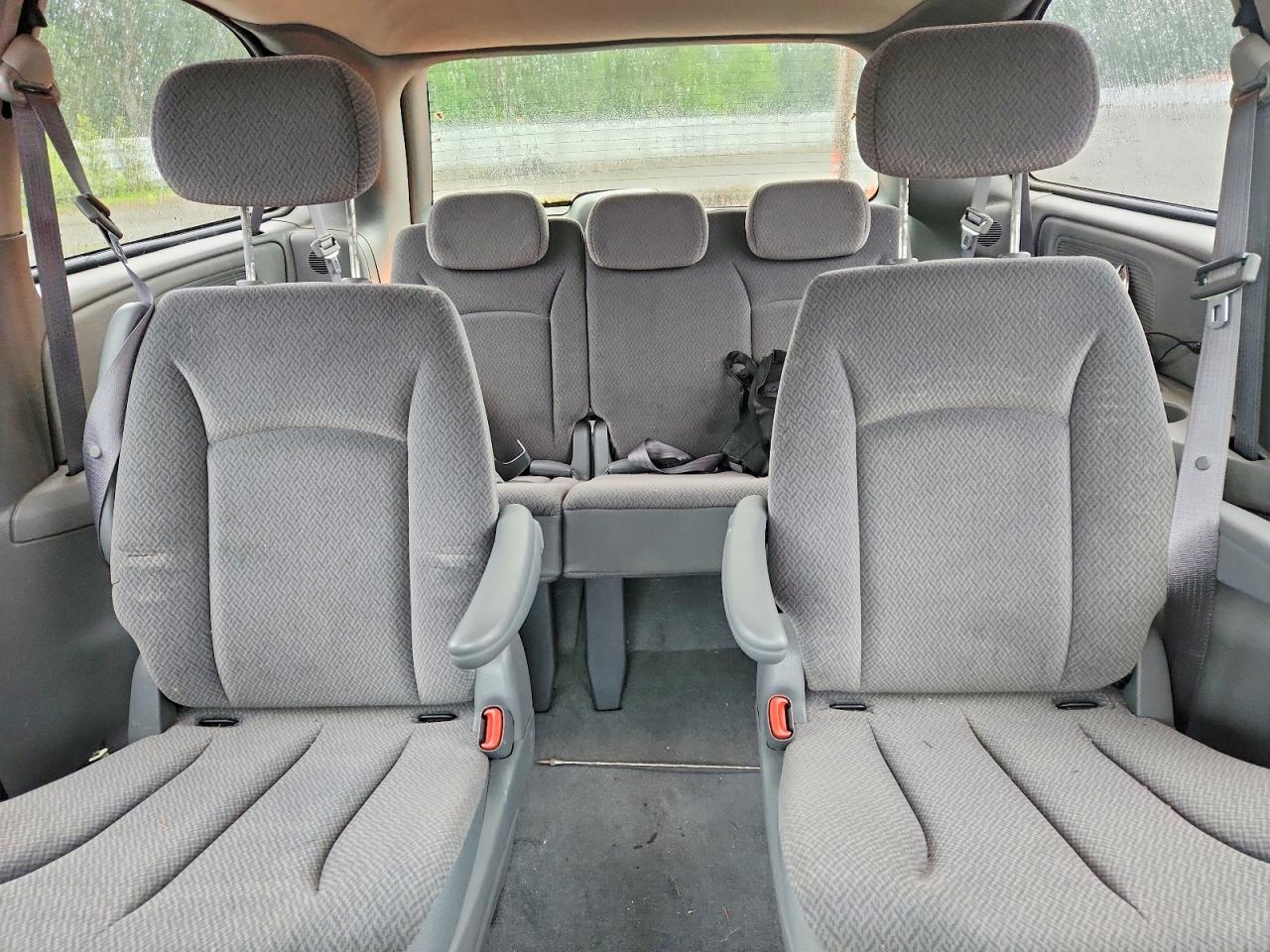 2006 Dodge Grand Caravan Sxt Red vin: 2D4GP44L56R627770