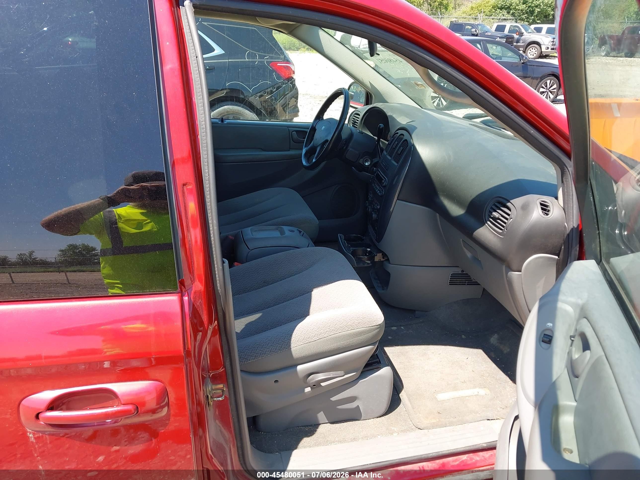 2007 Dodge Grand Caravan Sxt Red vin: 2D4GP44L57R181637