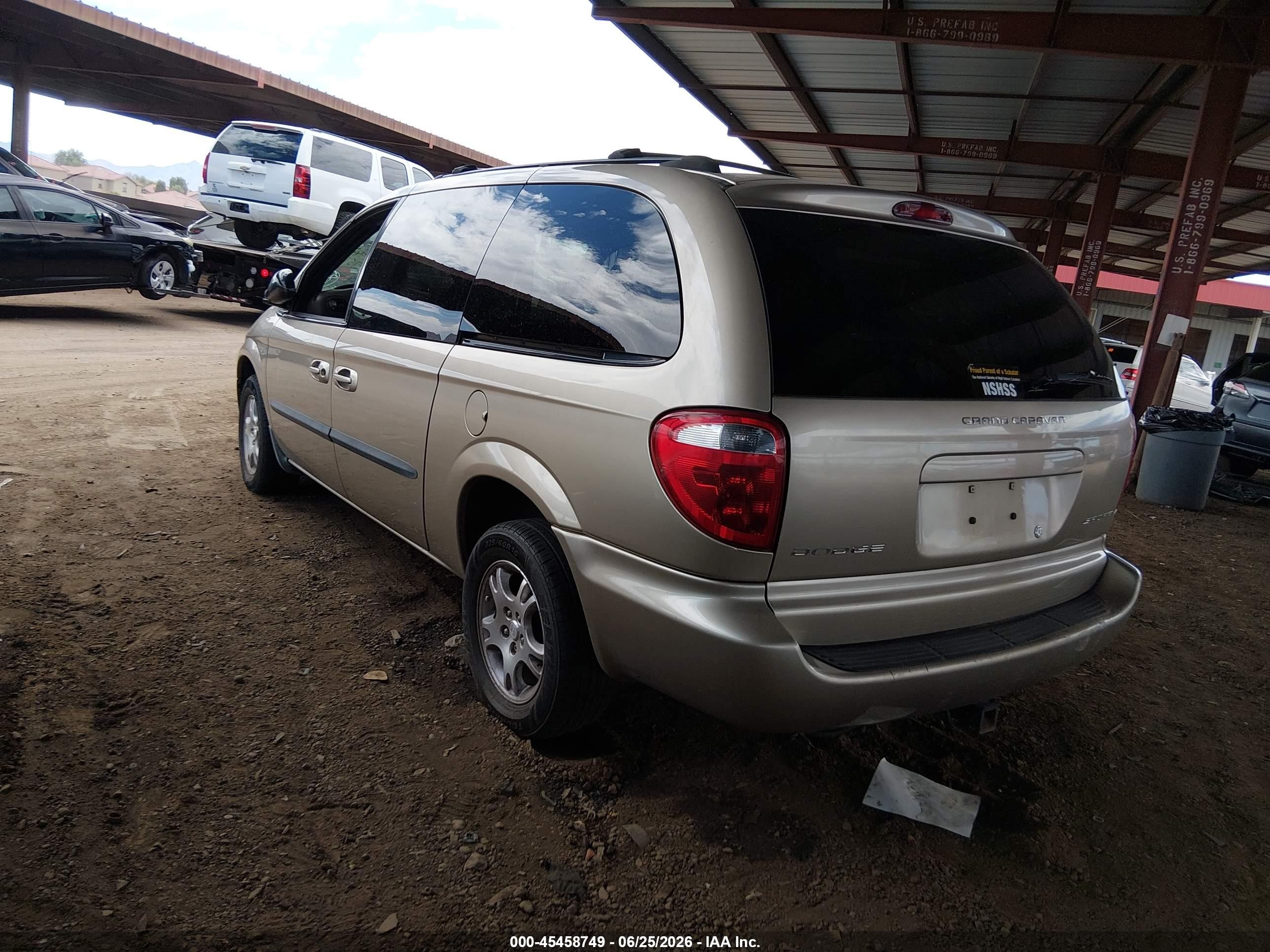 2003 Dodge Grand Caravan Sport Gold vin: 2D4GP44L63R117942