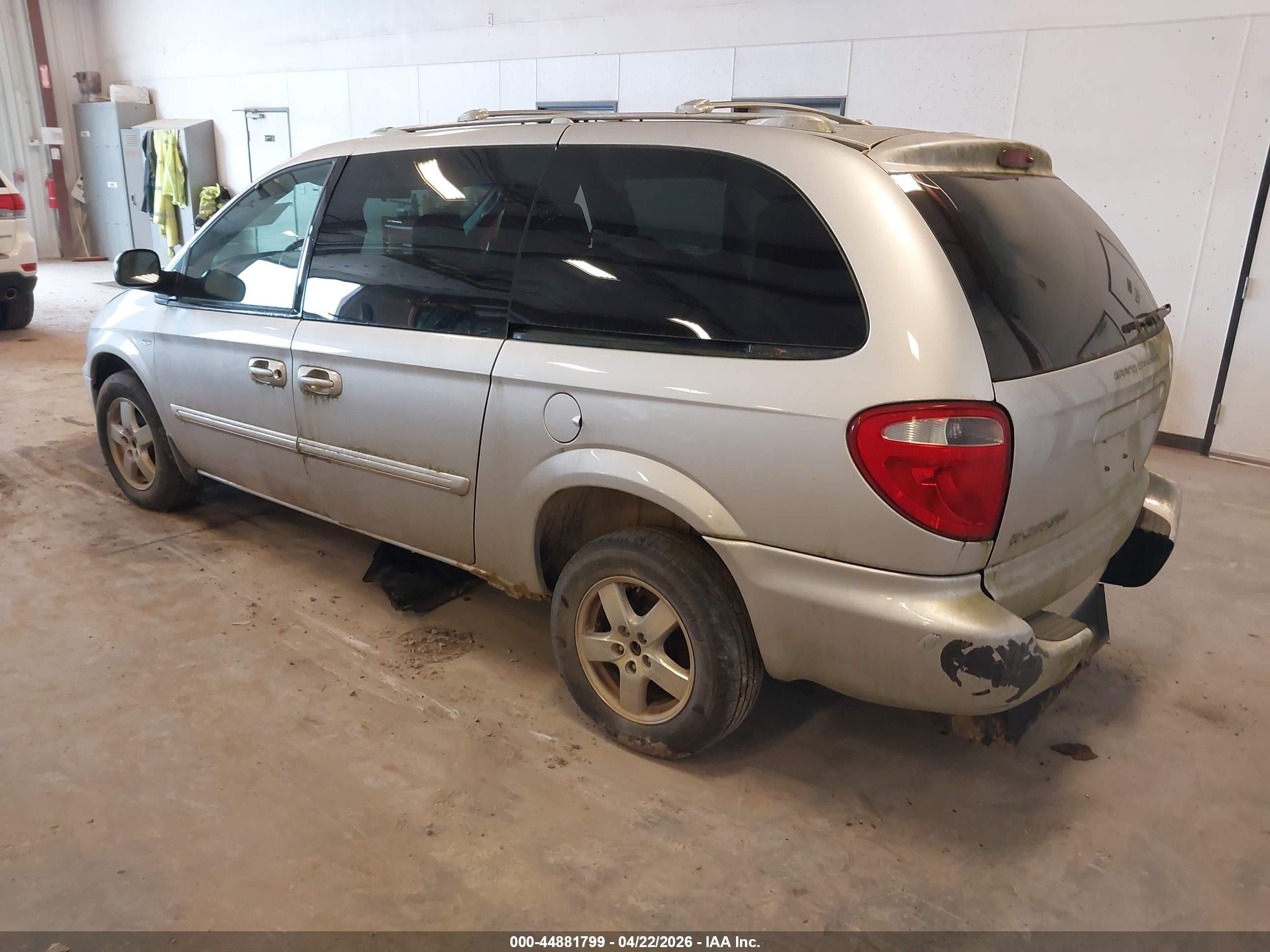 2004 Dodge Grand Caravan Sxt Silver vin: 2D4GP44L64R543518
