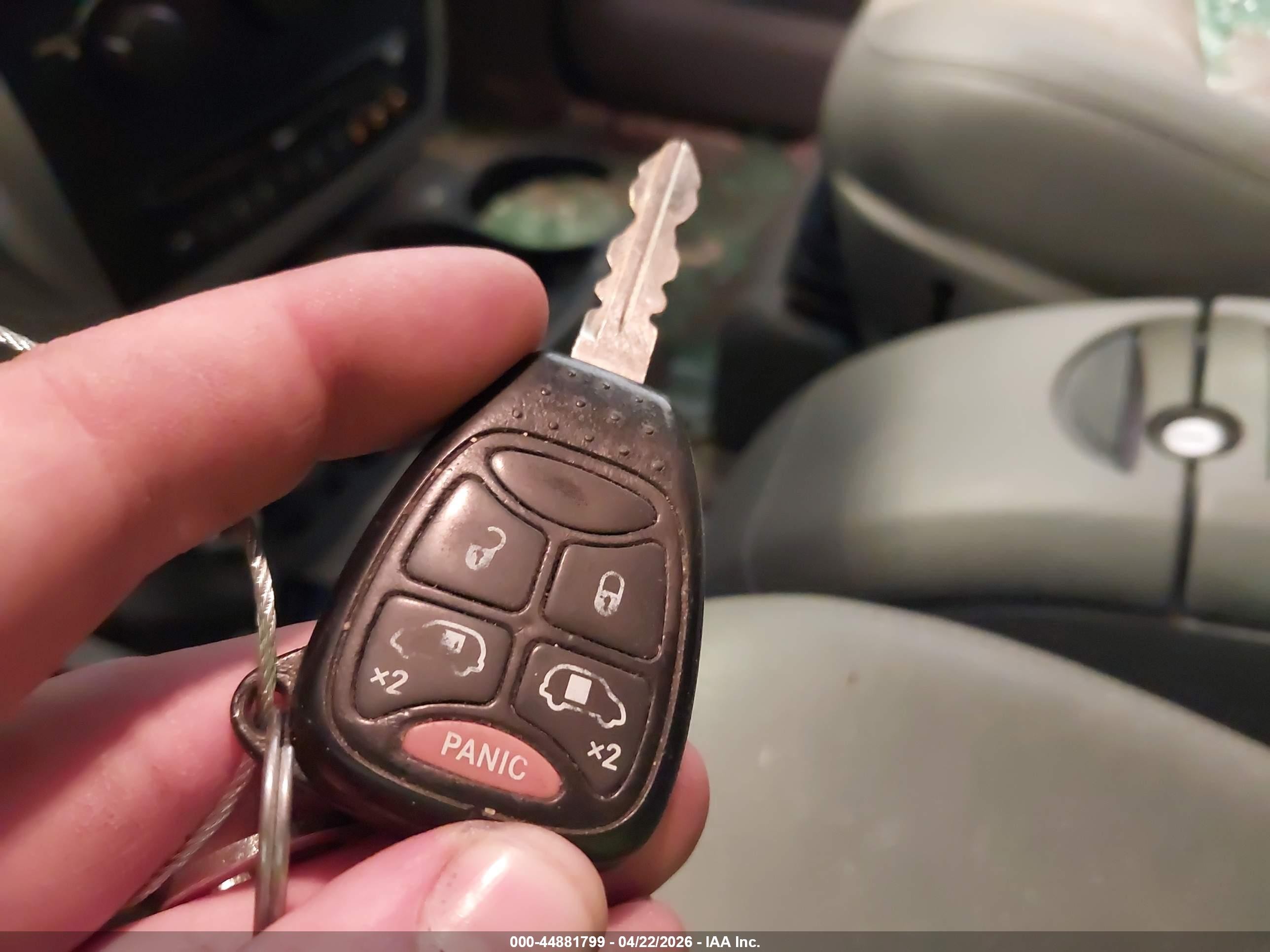 2004 Dodge Grand Caravan Sxt Silver vin: 2D4GP44L64R543518