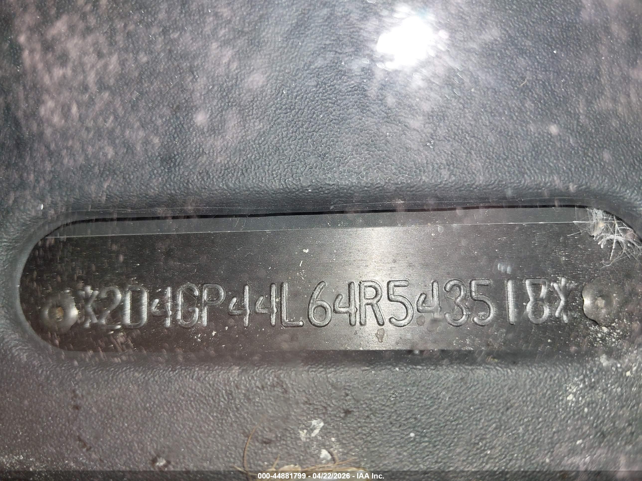 2004 Dodge Grand Caravan Sxt Silver vin: 2D4GP44L64R543518