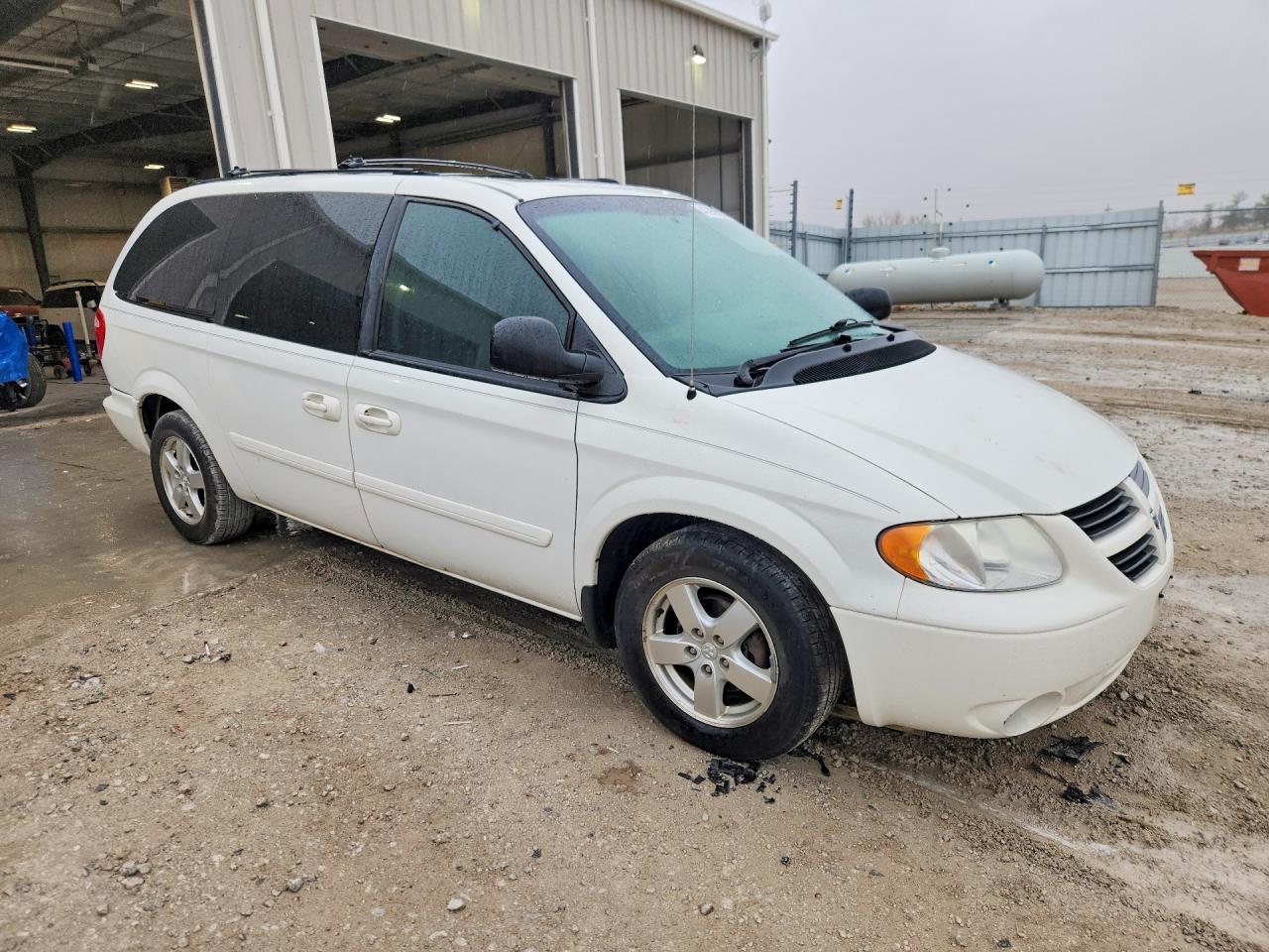 2005 Dodge Grand Caravan Sxt White vin: 2D4GP44L65R203822