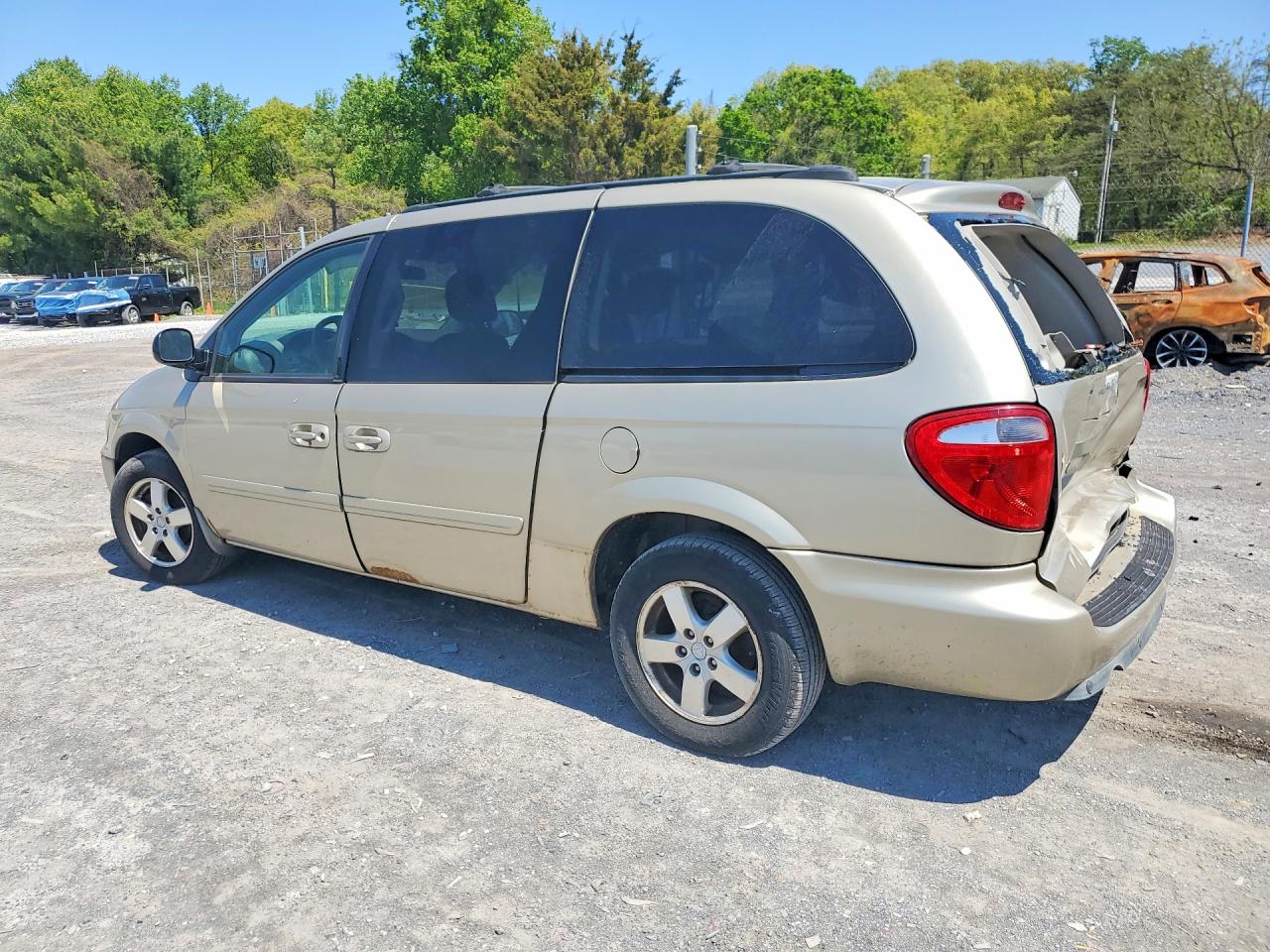 2005 Dodge Caravan Beige vin: 2D4GP44L65R373128