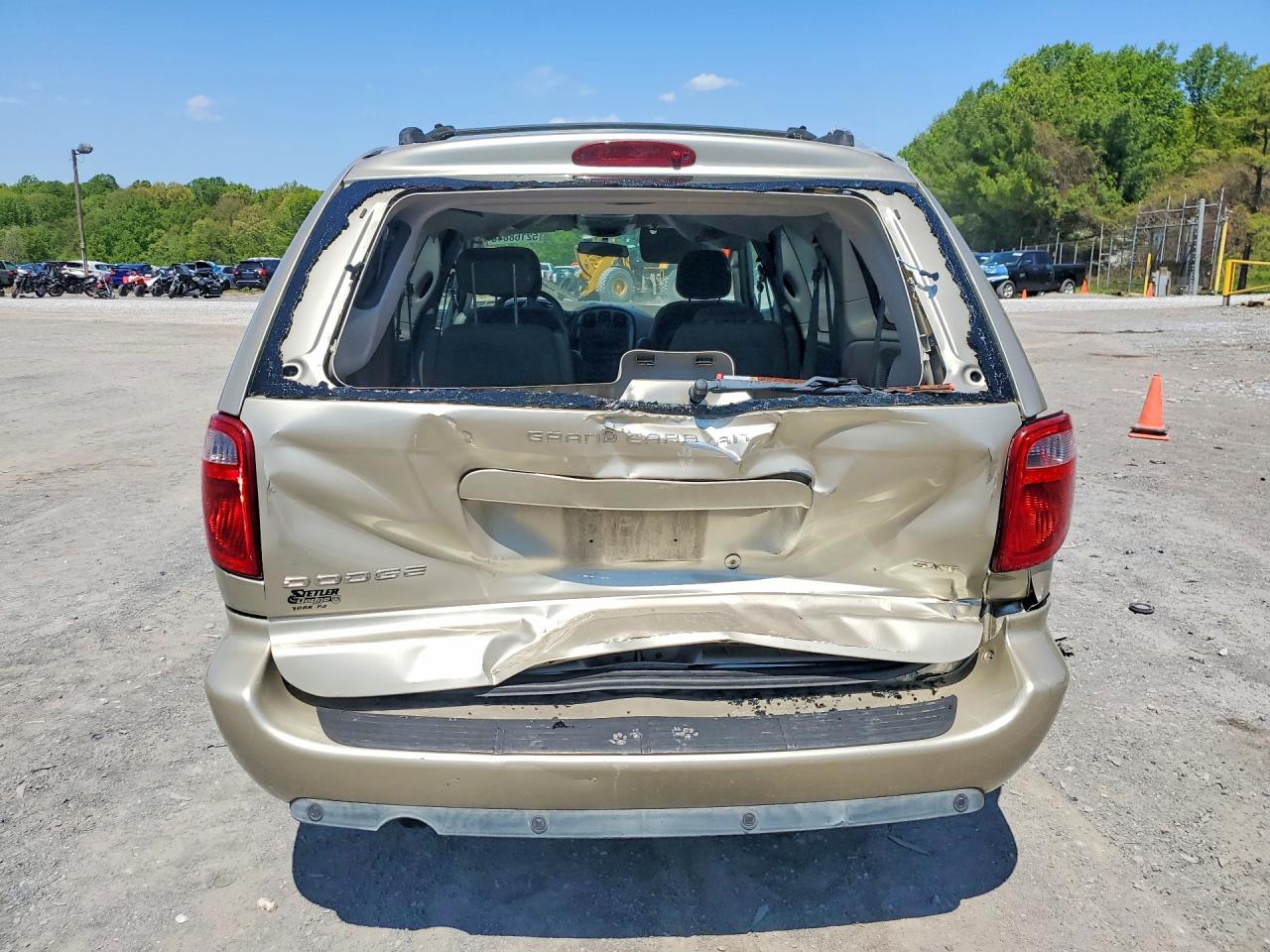 2005 Dodge Caravan Beige vin: 2D4GP44L65R373128