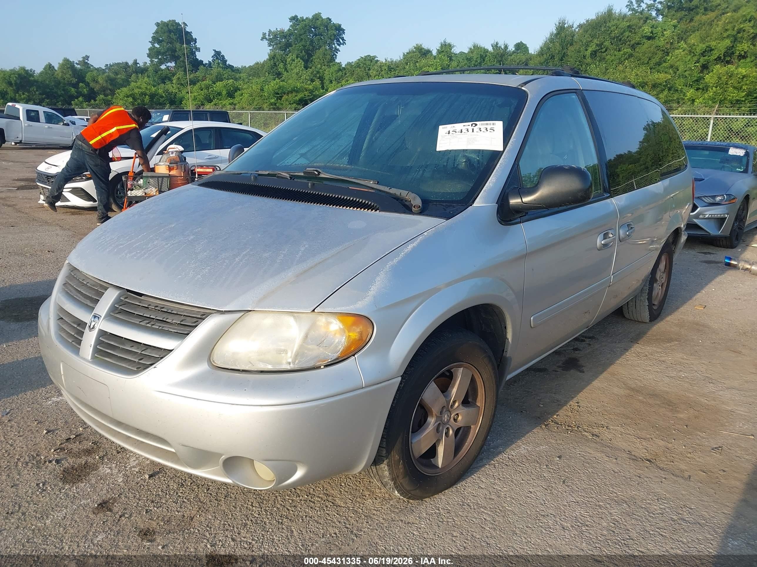 2005 Dodge Caravan Sxt Silver vin: 2D4GP44L65R462813