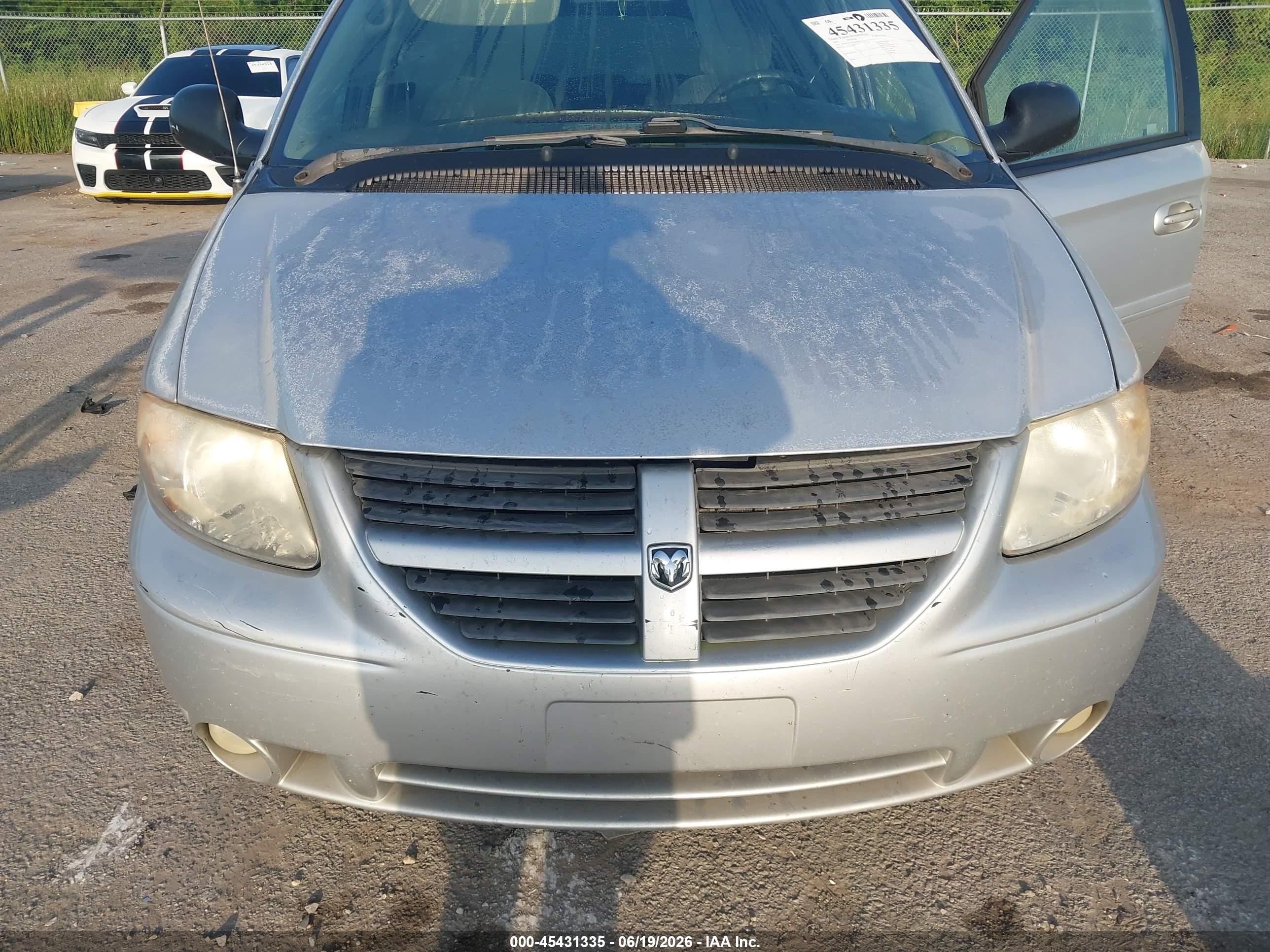 2005 Dodge Caravan Sxt Silver vin: 2D4GP44L65R462813
