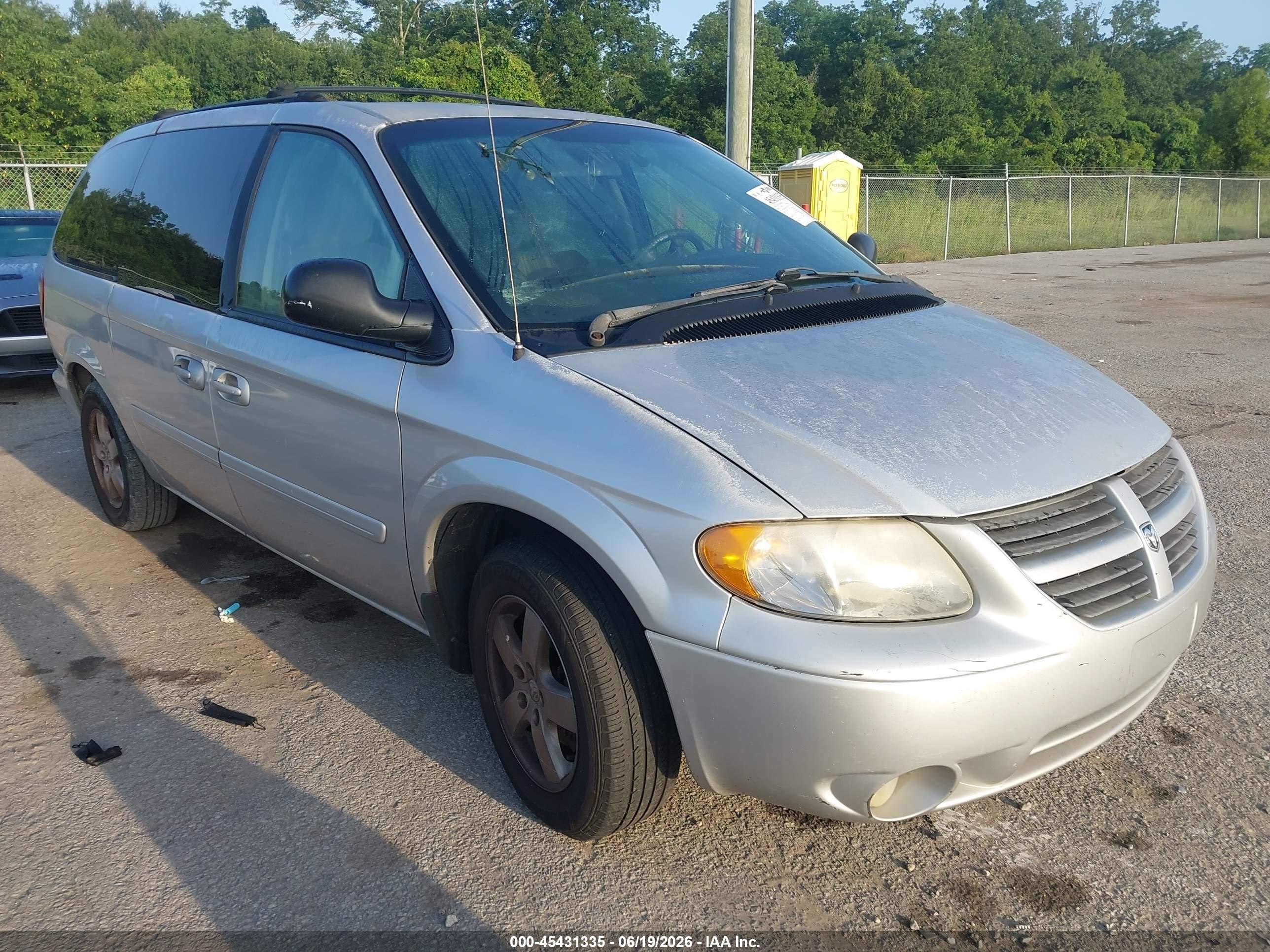 2005 Dodge Caravan Sxt Silver vin: 2D4GP44L65R462813